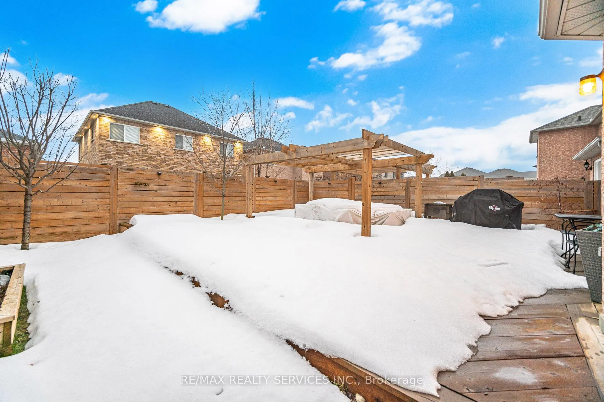 Photo 45 of 13 Emily Carr Crescent, Caledon, Bolton West — HOMEH