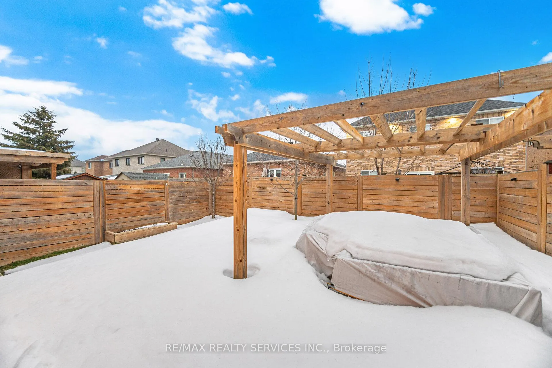 Photo 46 of 13 Emily Carr Crescent, Caledon, Bolton West — HOMEH