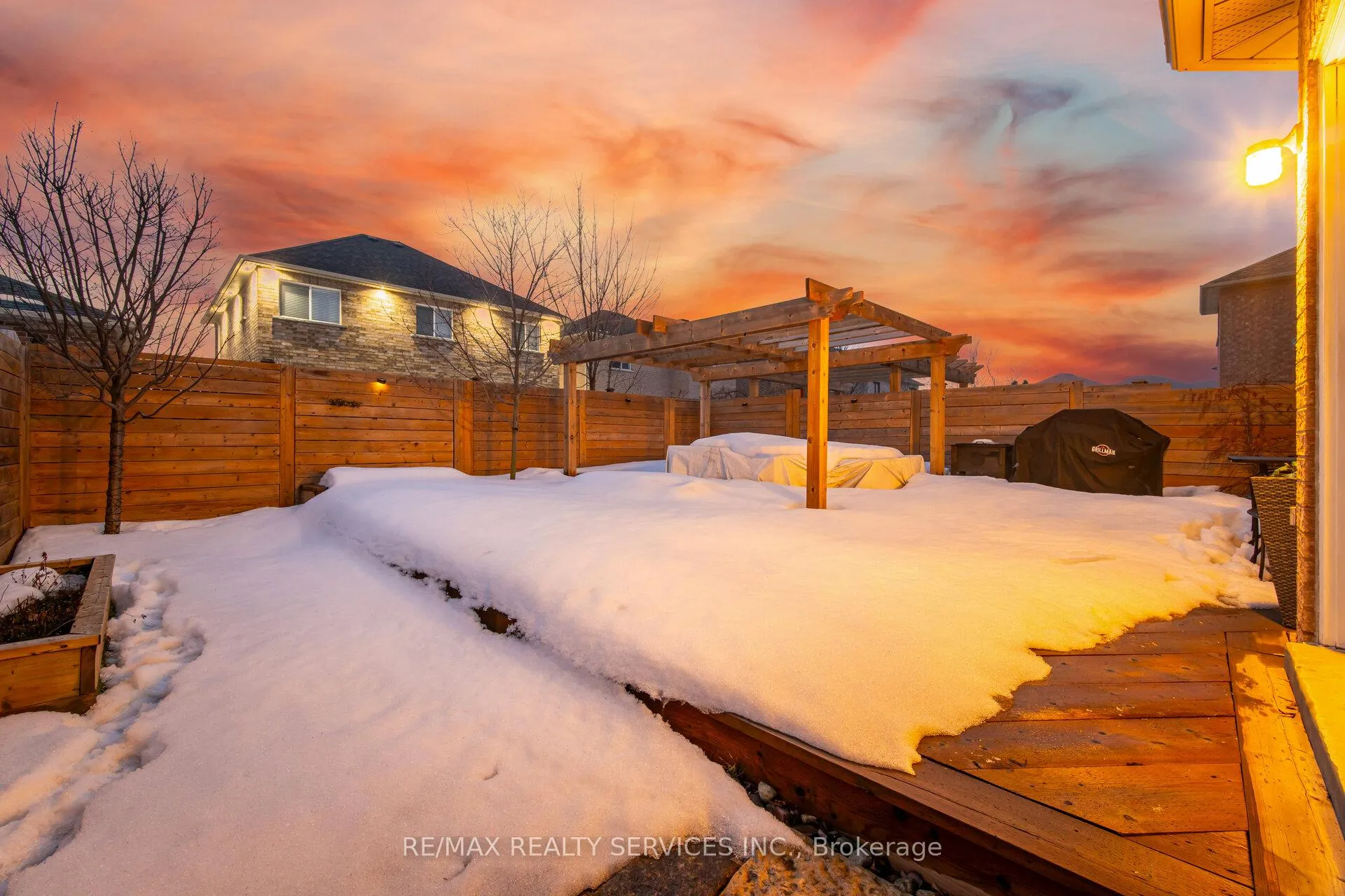 Photo 47 of 13 Emily Carr Crescent, Caledon, Bolton West — HOMEH
