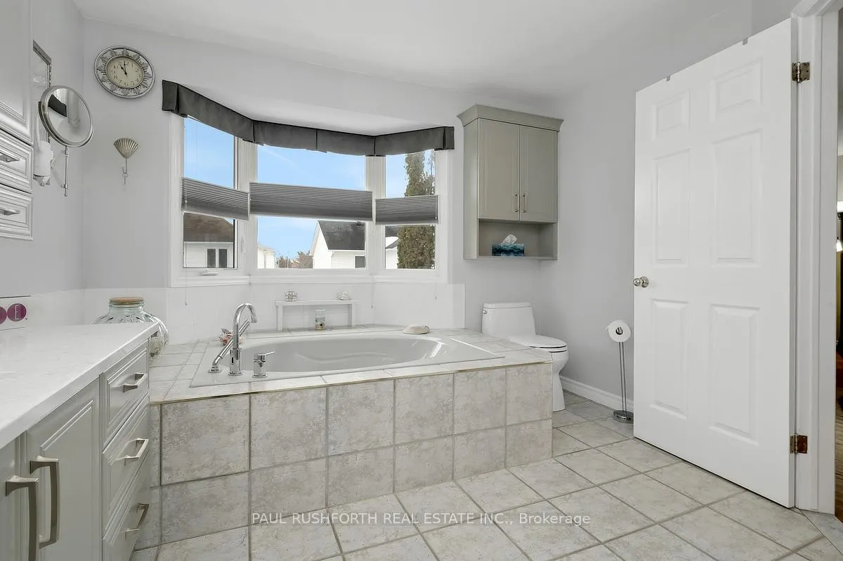 Photo 30 of 588 Pocono Crescent, Ottawa, Fallingbrook/Gardenway South — HOMEH