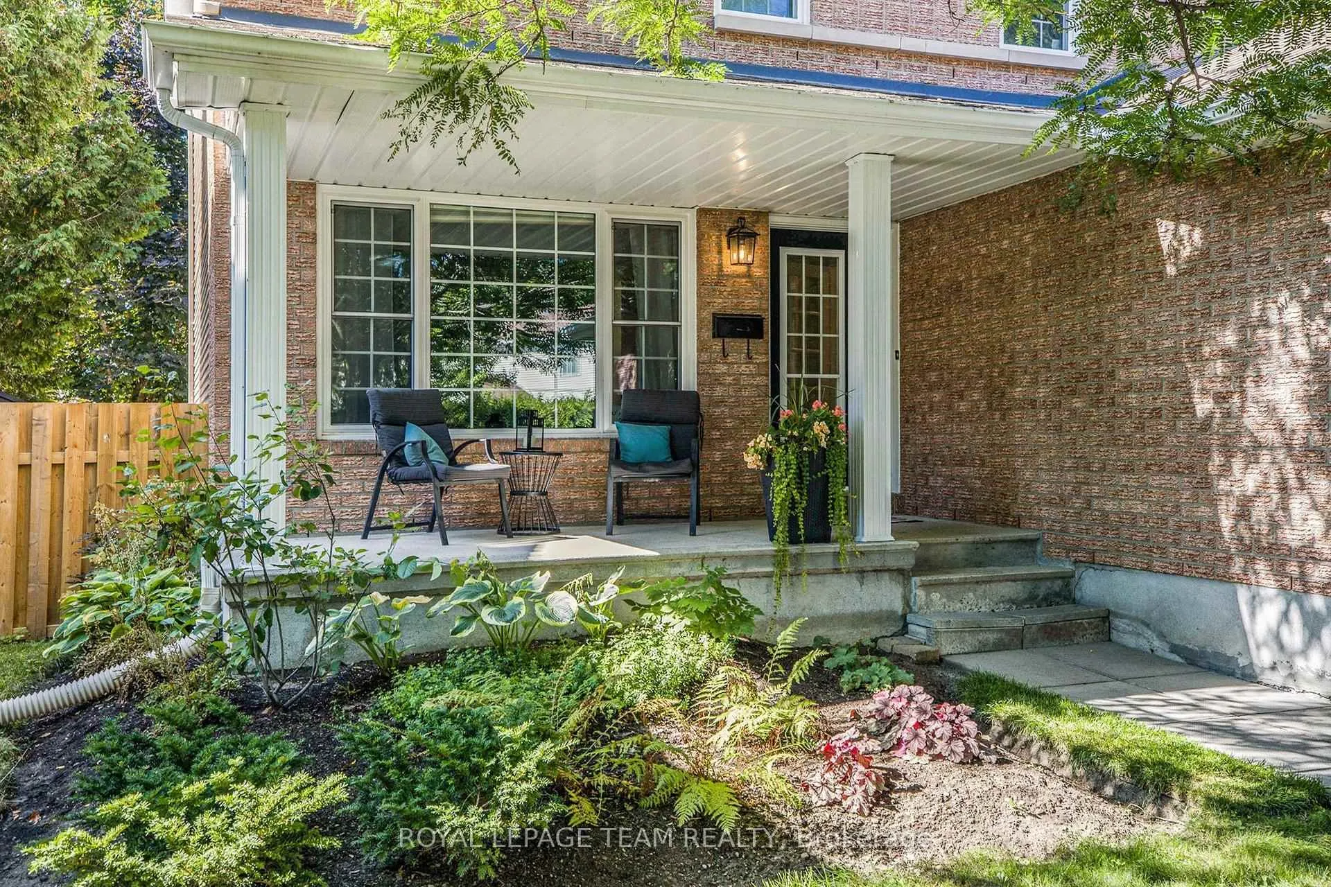Photo 3 of 36 Fernbrook Place, Ottawa, Kanata - Emerald Meadows/Trailwest — HOMEH