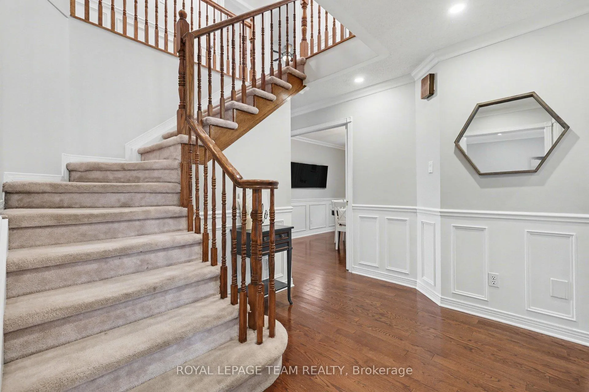 Photo 5 of 36 Fernbrook Place, Ottawa, Kanata - Emerald Meadows/Trailwest — HOMEH
