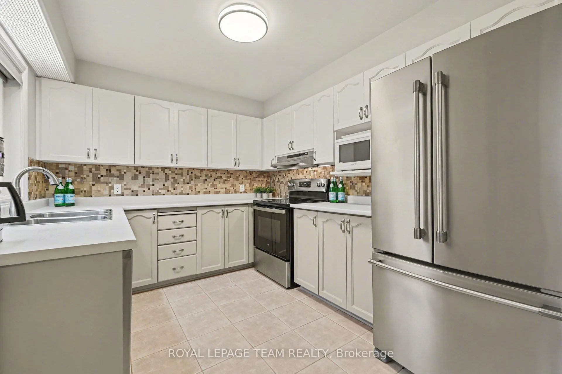 Photo 16 of 36 Fernbrook Place, Ottawa, Kanata - Emerald Meadows/Trailwest — HOMEH