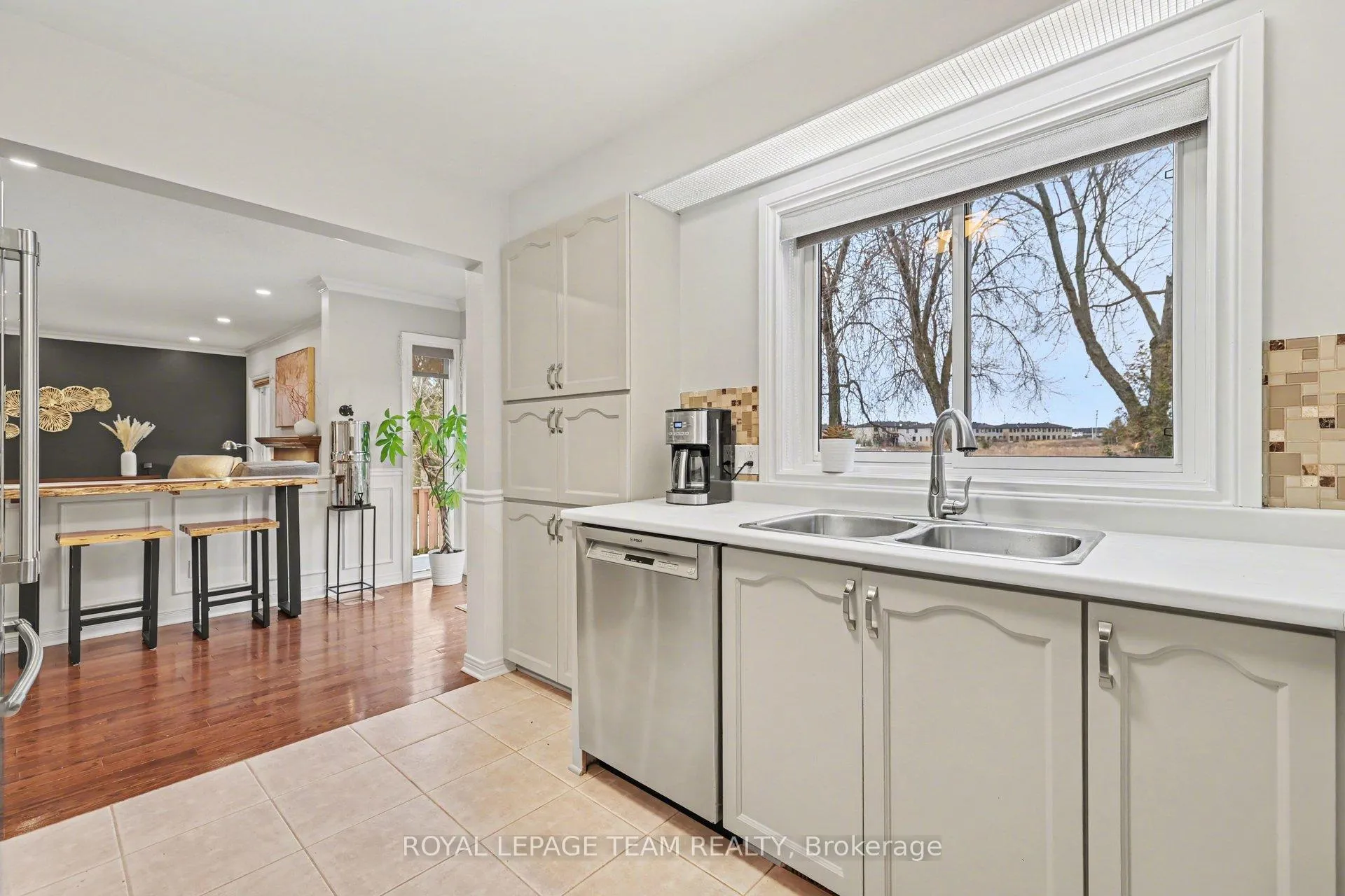 Photo 18 of 36 Fernbrook Place, Ottawa, Kanata - Emerald Meadows/Trailwest — HOMEH