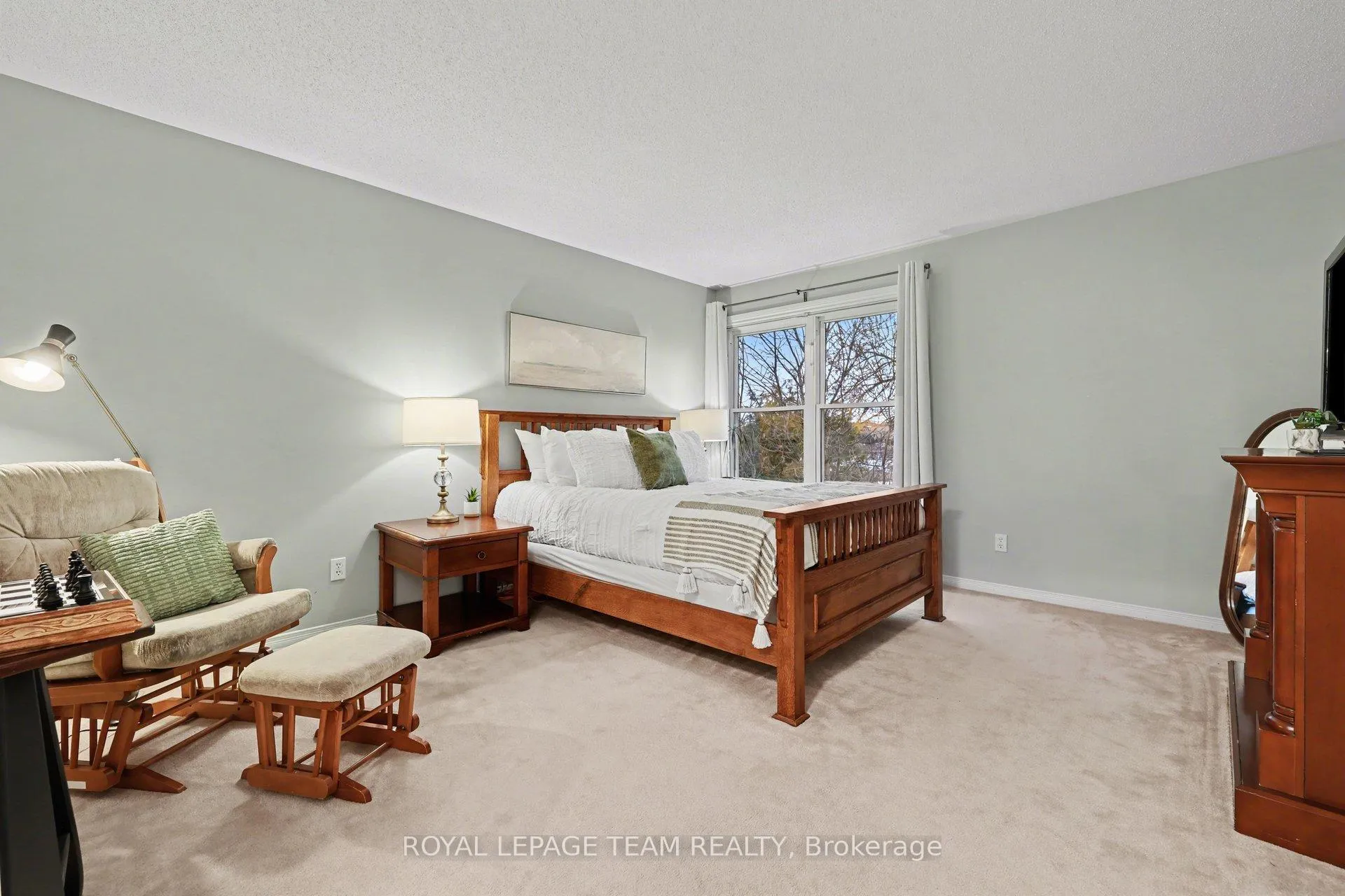 Photo 19 of 36 Fernbrook Place, Ottawa, Kanata - Emerald Meadows/Trailwest — HOMEH