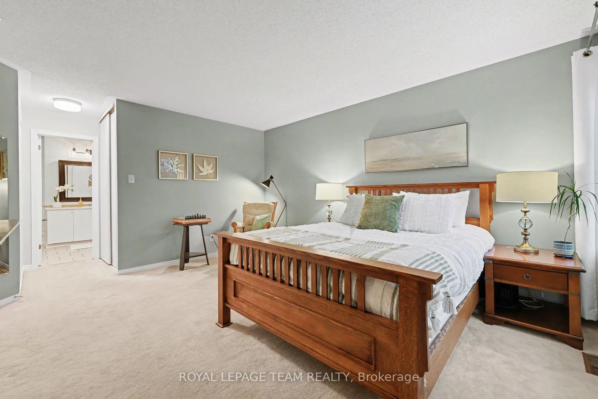 Photo 20 of 36 Fernbrook Place, Ottawa, Kanata - Emerald Meadows/Trailwest — HOMEH