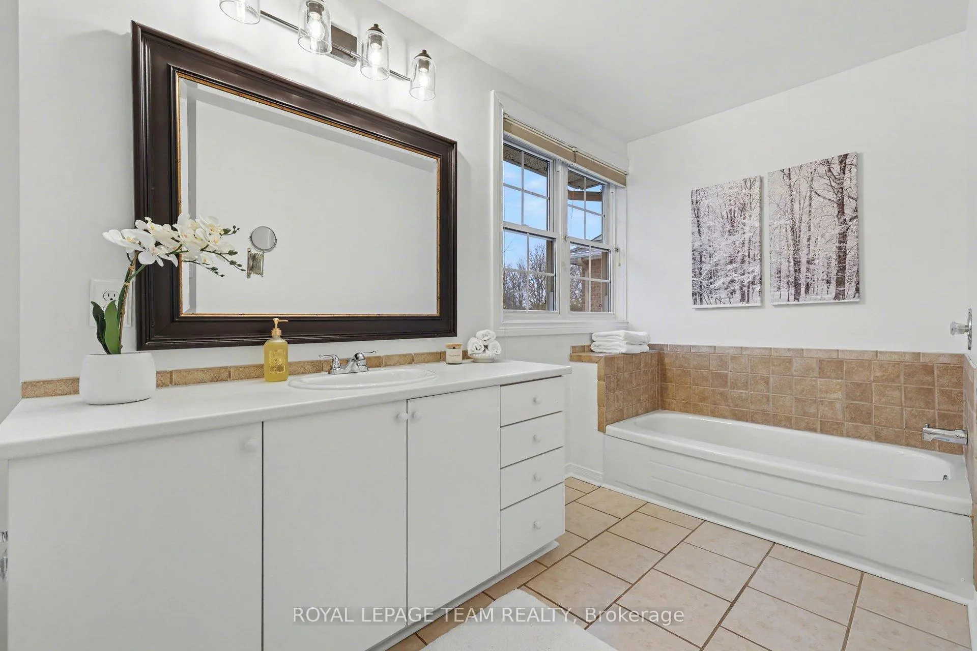 Photo 21 of 36 Fernbrook Place, Ottawa, Kanata - Emerald Meadows/Trailwest — HOMEH