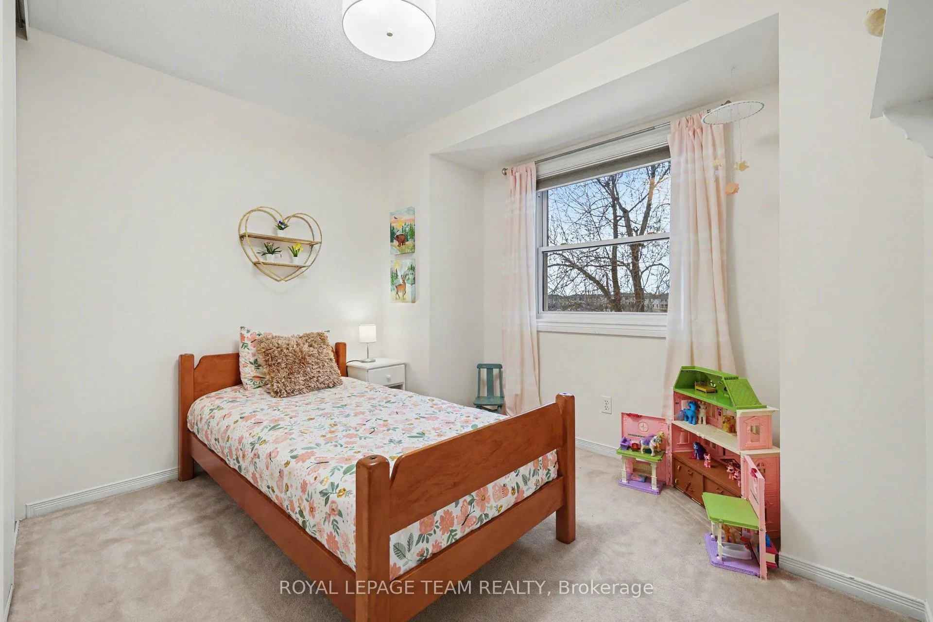 Photo 23 of 36 Fernbrook Place, Ottawa, Kanata - Emerald Meadows/Trailwest — HOMEH