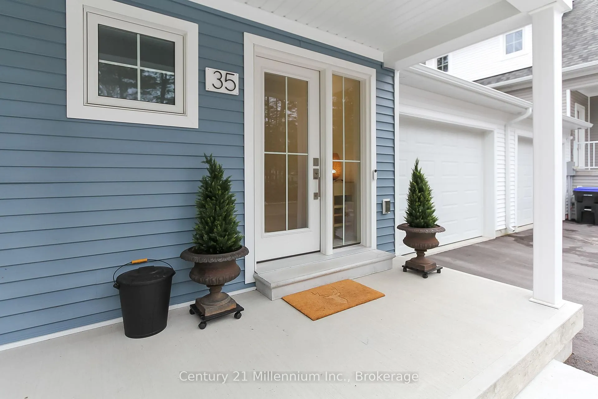 Photo 2 of 35 Linda Lane, Wasaga Beach — HOMEH