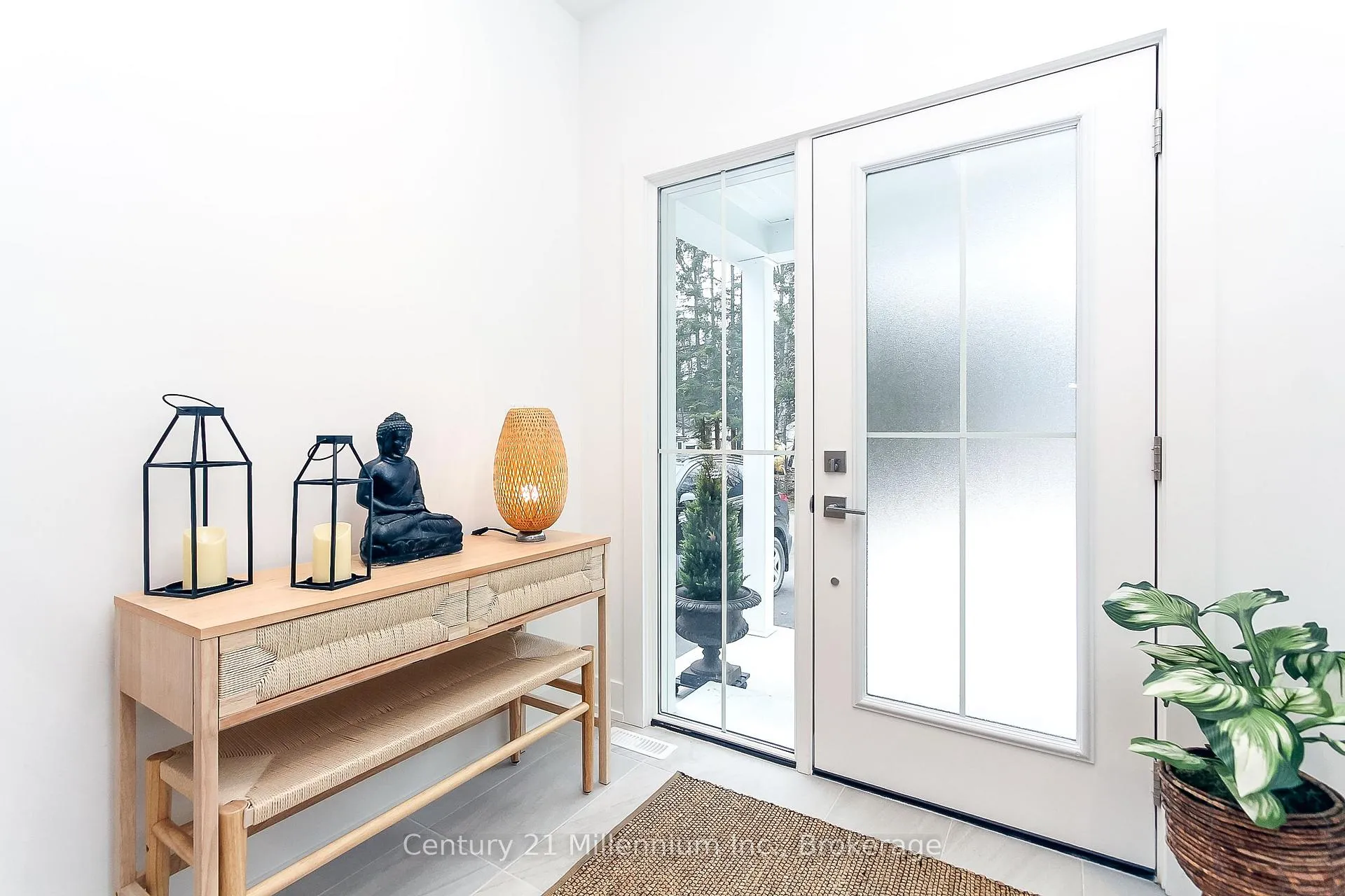 Photo 3 of 35 Linda Lane, Wasaga Beach — HOMEH