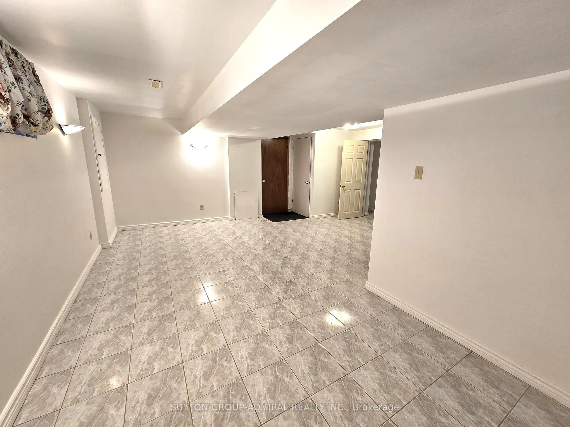 Photo 2 of Unit Bsmt, 589 Belview Avenue, Vaughan, East Woodbridge — HOMEH