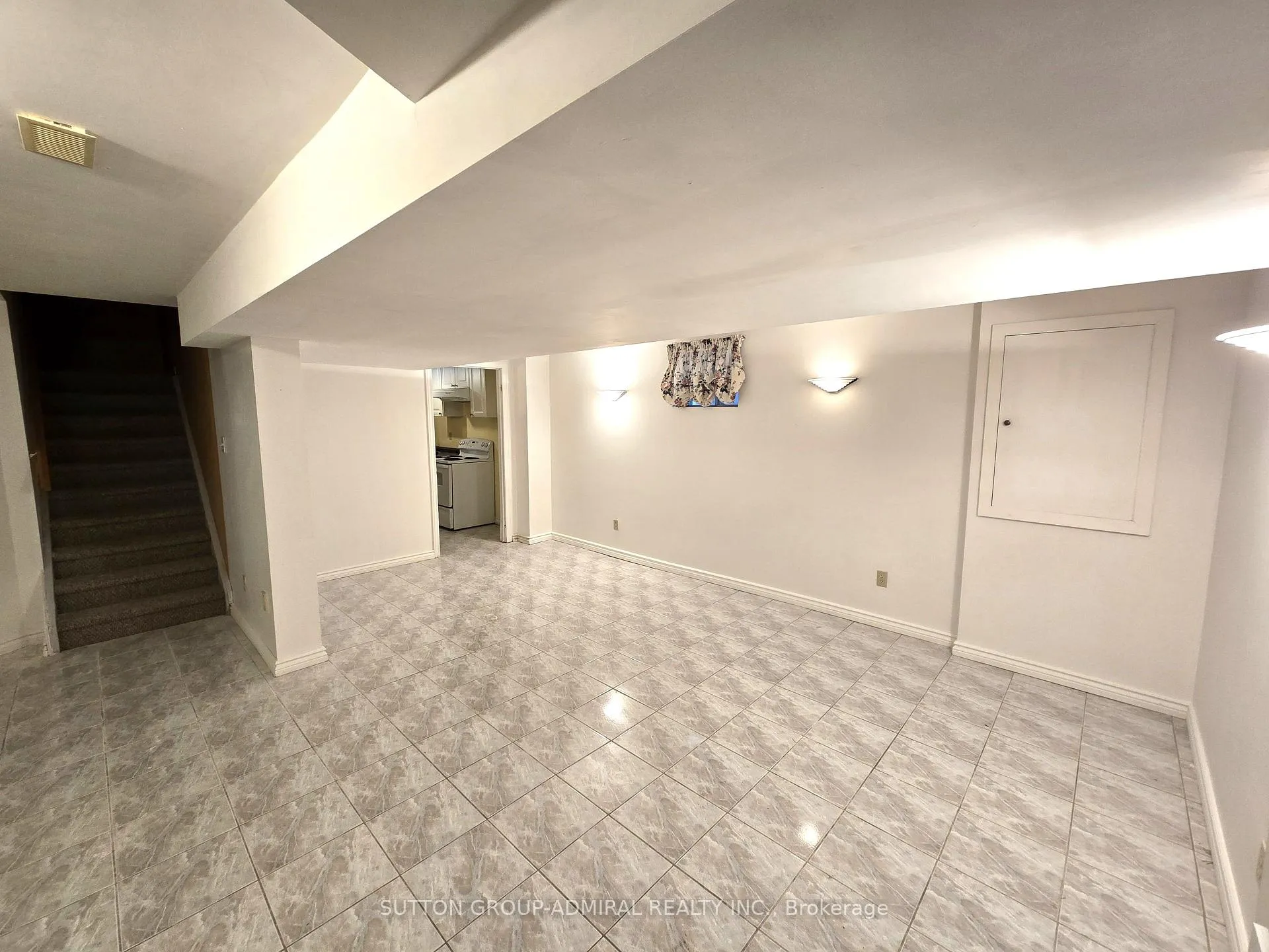 Photo 3 of Unit Bsmt, 589 Belview Avenue, Vaughan, East Woodbridge — HOMEH