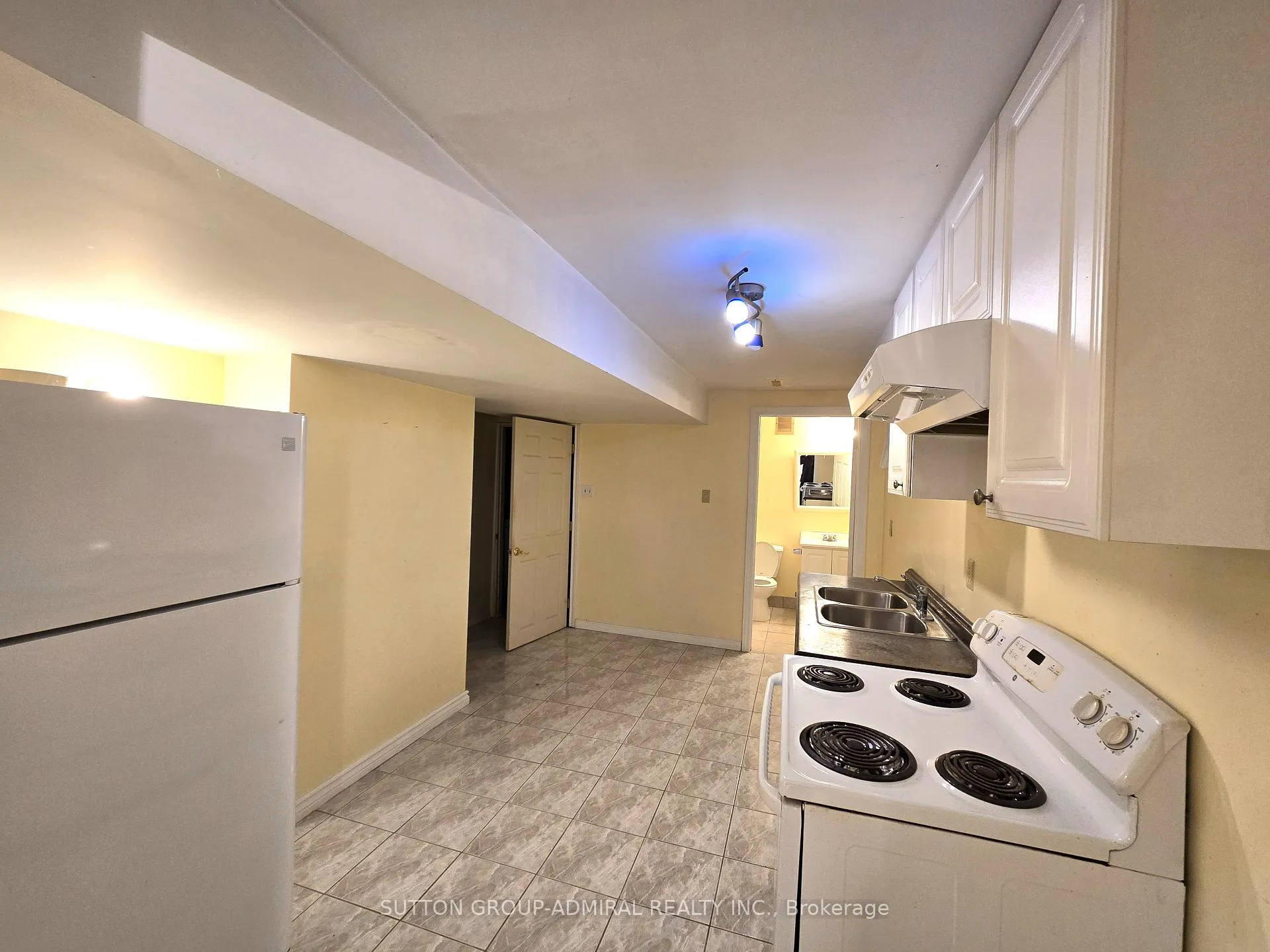 Photo 5 of Unit Bsmt, 589 Belview Avenue, Vaughan, East Woodbridge — HOMEH