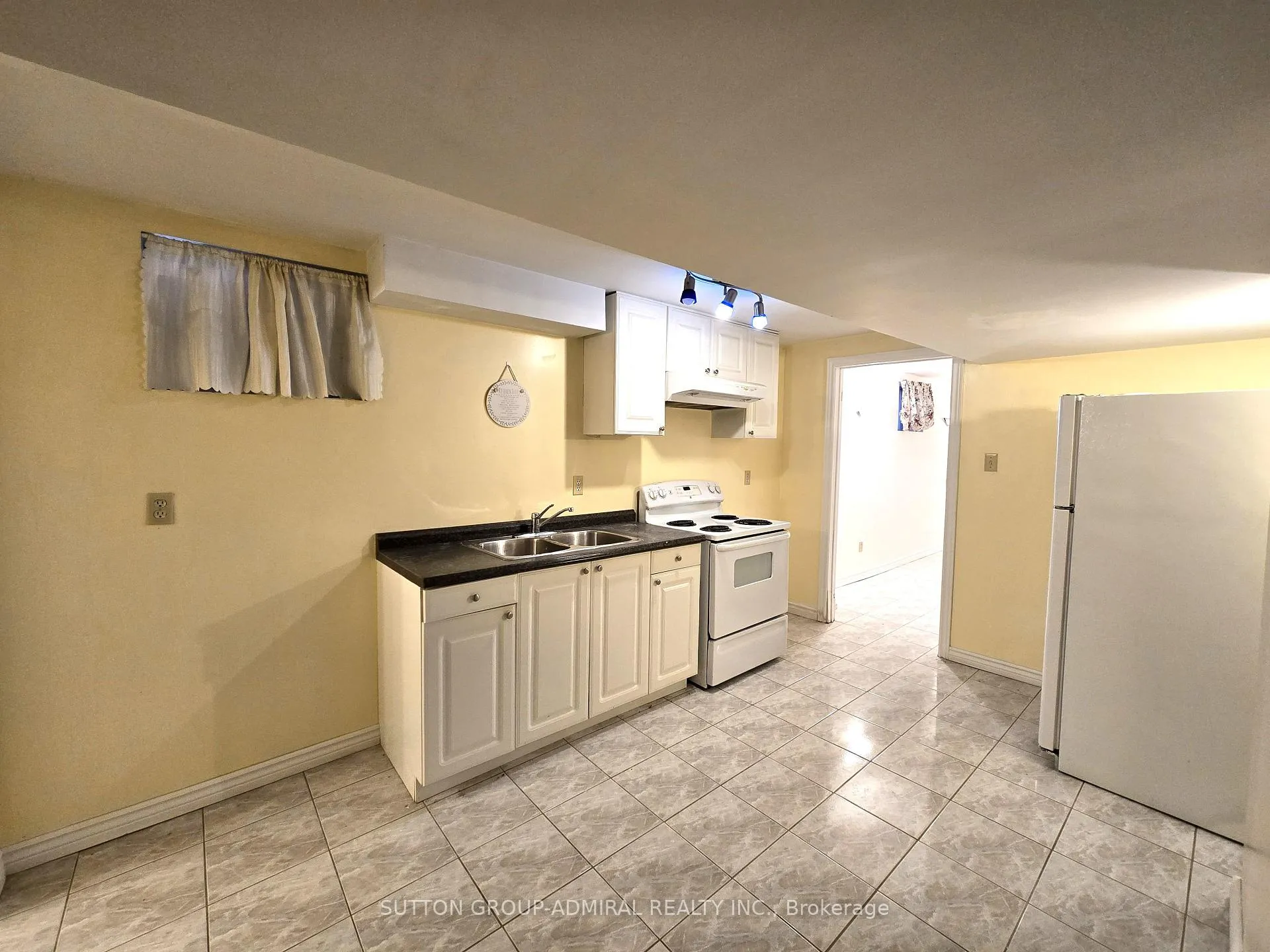Photo 6 of Unit Bsmt, 589 Belview Avenue, Vaughan, East Woodbridge — HOMEH