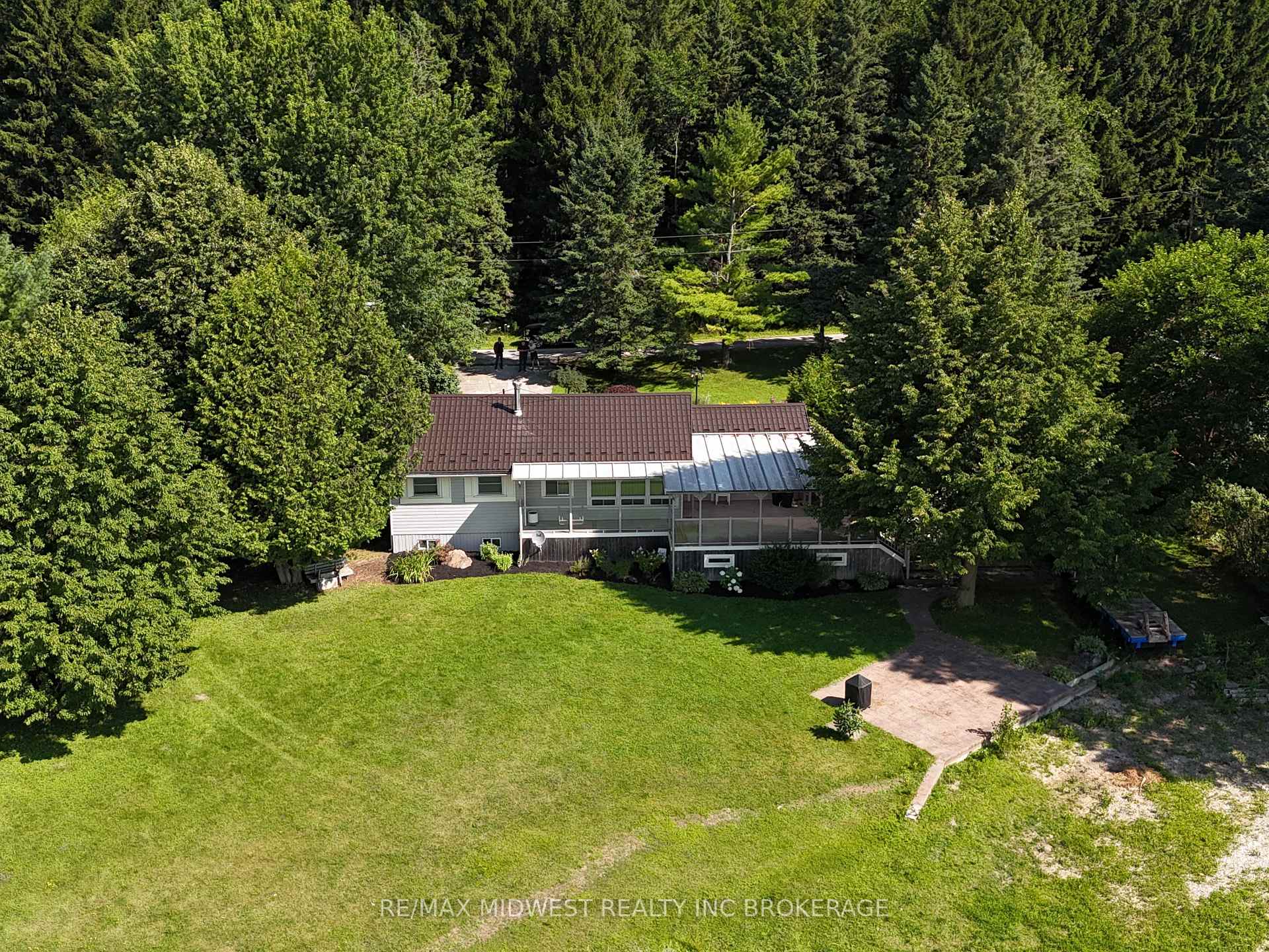 Photo 23 of 554 5 Road S, Mapleton, Rural Mapleton — HOMEH