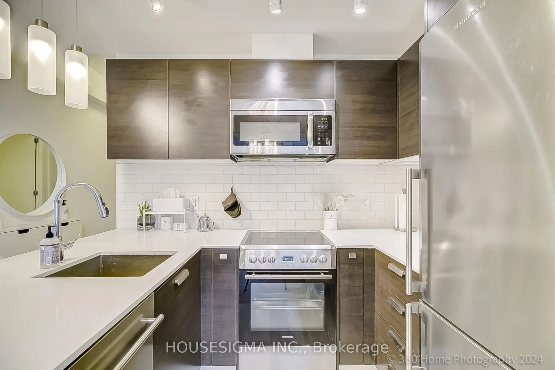 Photo 5 of Unit 805, 42 Charles Street E, Toronto, Church-Yonge Corridor — HOMEH