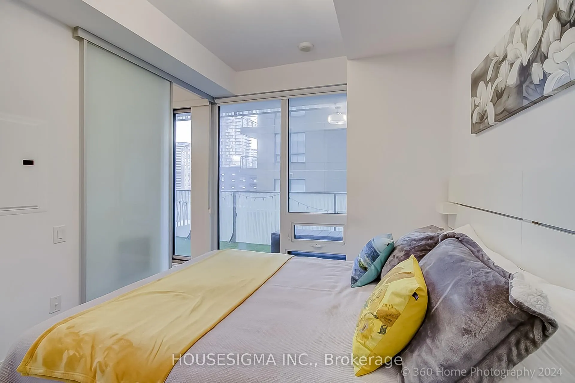 Photo 9 of Unit 805, 42 Charles Street E, Toronto, Church-Yonge Corridor — HOMEH