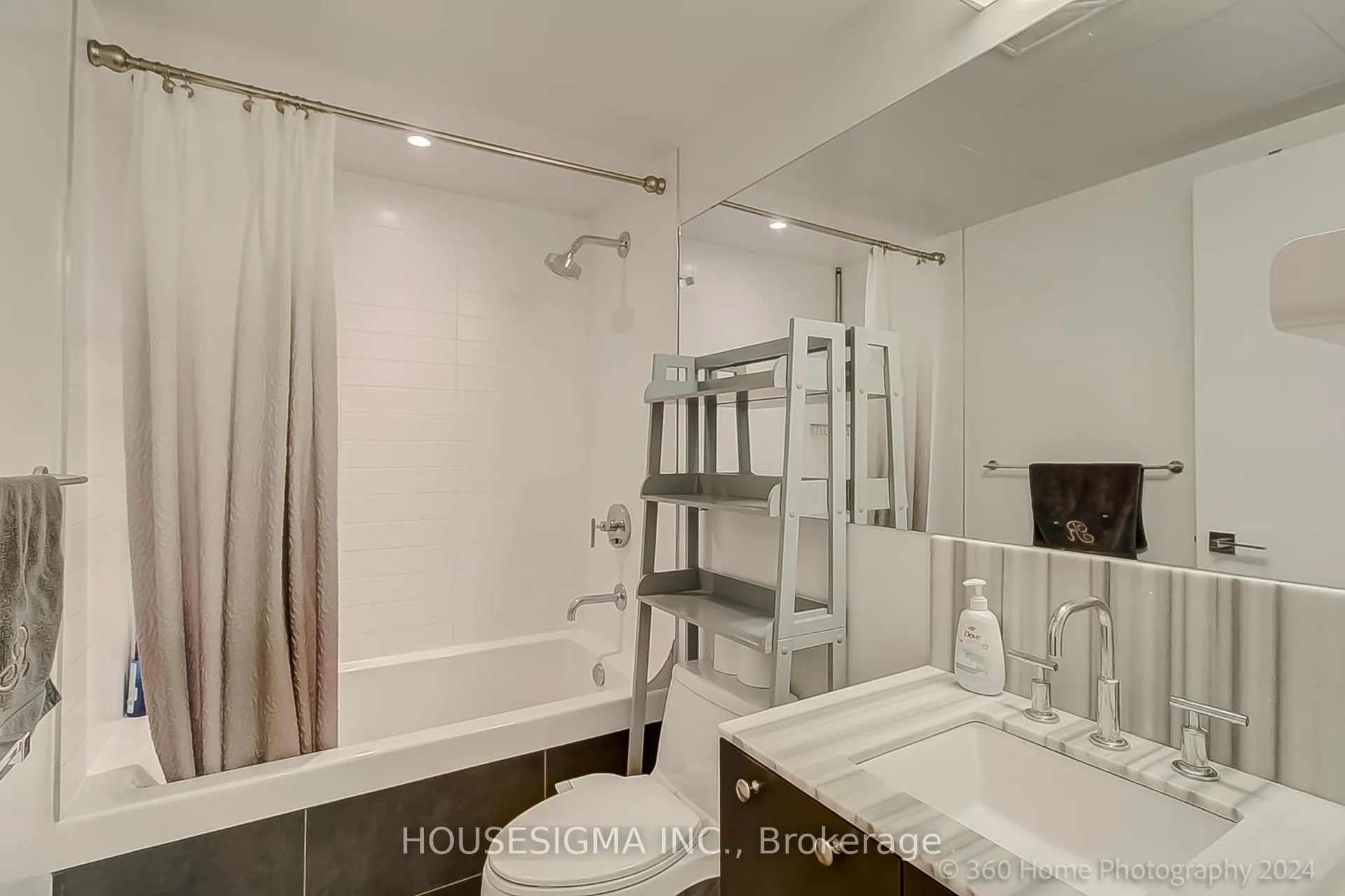 Photo 10 of Unit 805, 42 Charles Street E, Toronto, Church-Yonge Corridor — HOMEH
