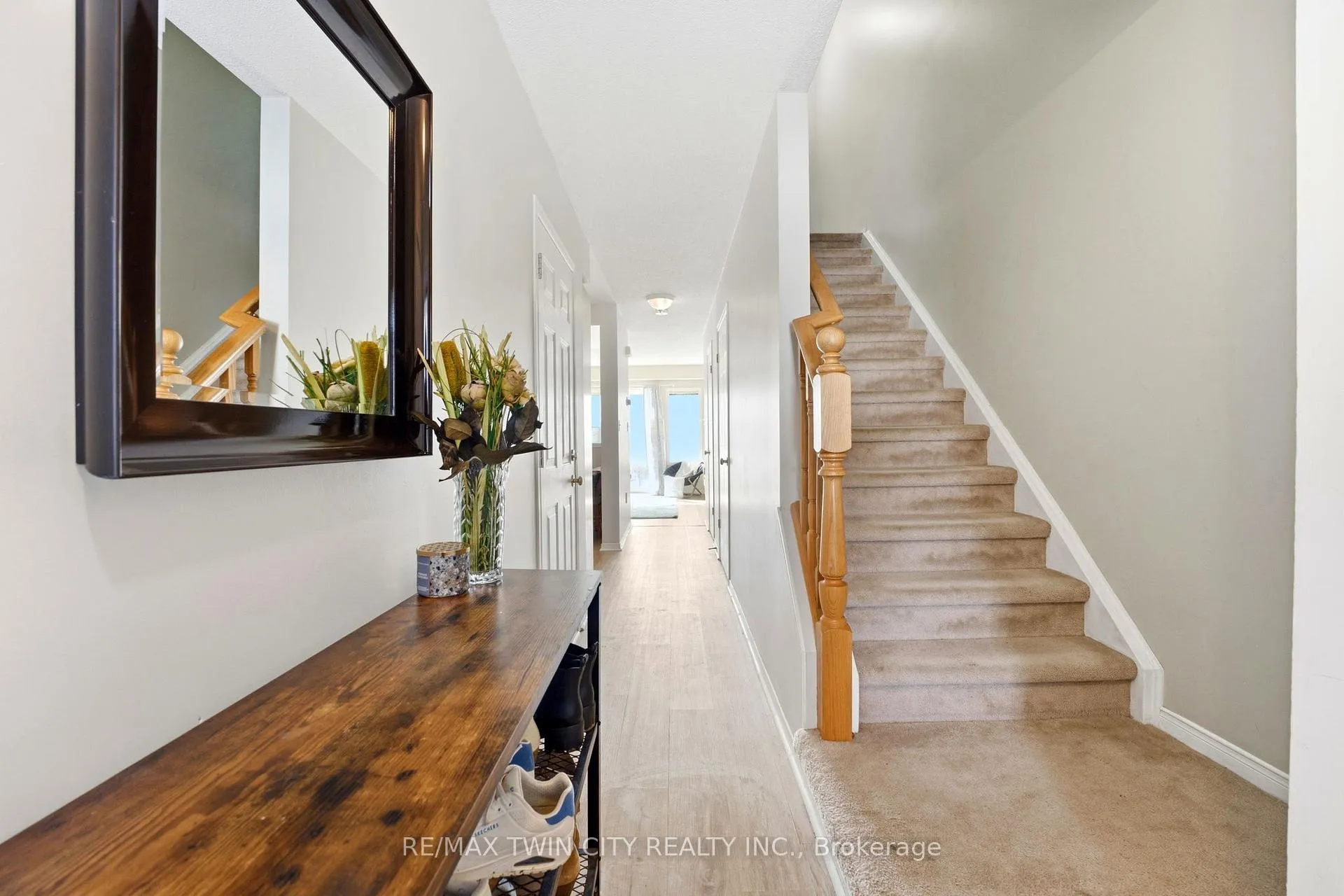 Photo 5 of Unit 101, 1155 Gordon Street, Guelph, Kortright West — HOMEH