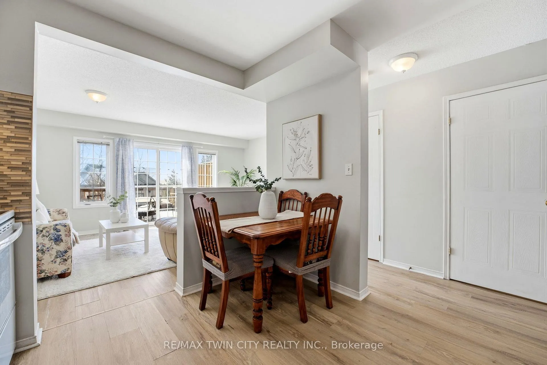 Photo 11 of Unit 101, 1155 Gordon Street, Guelph, Kortright West — HOMEH