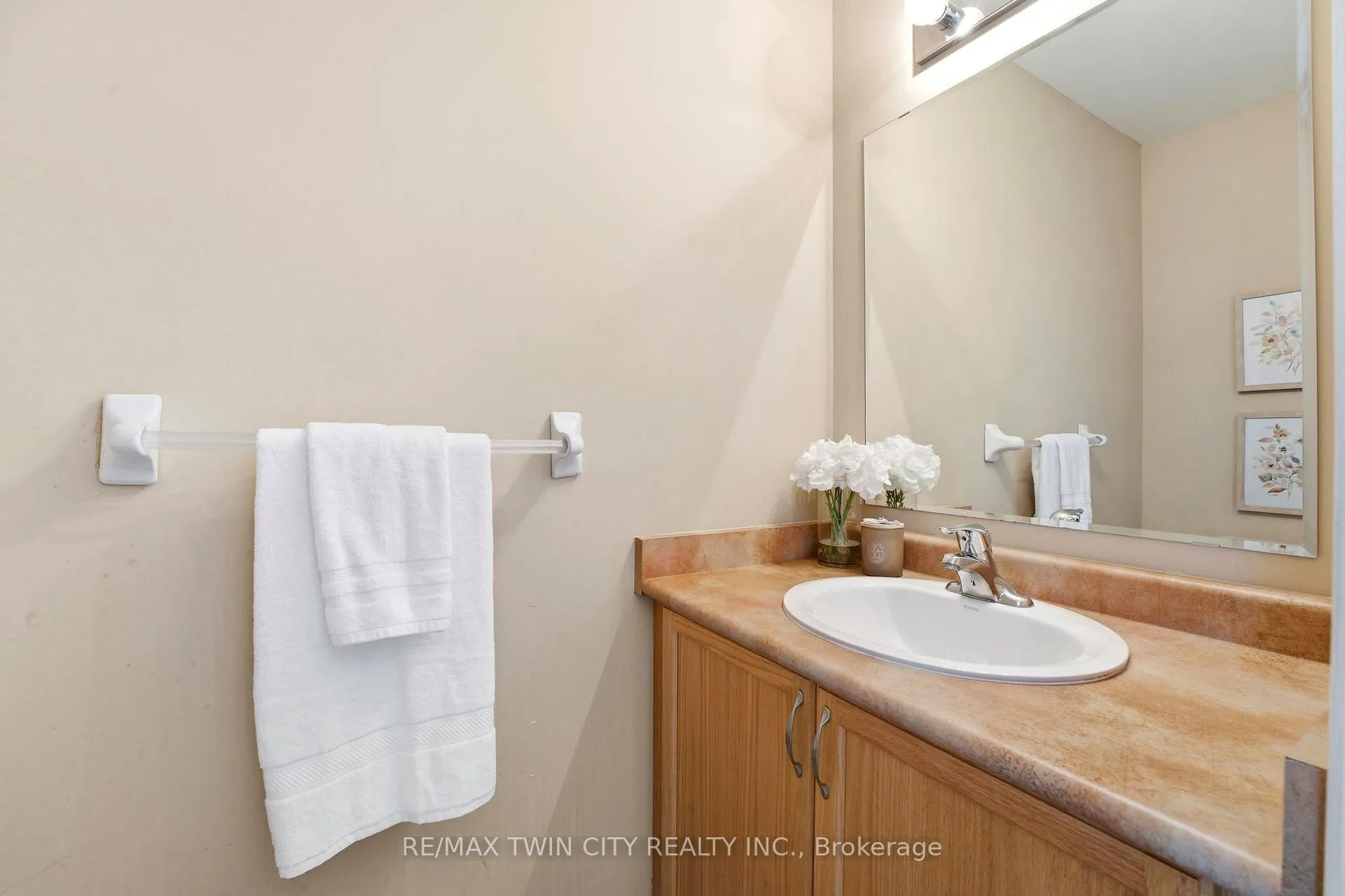 Photo 14 of Unit 101, 1155 Gordon Street, Guelph, Kortright West — HOMEH