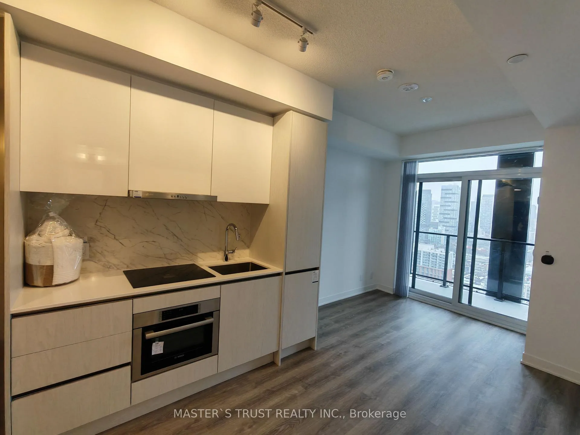 Photo 9 of Unit 3316, 180 Front Street E, Toronto, Moss Park — HOMEH