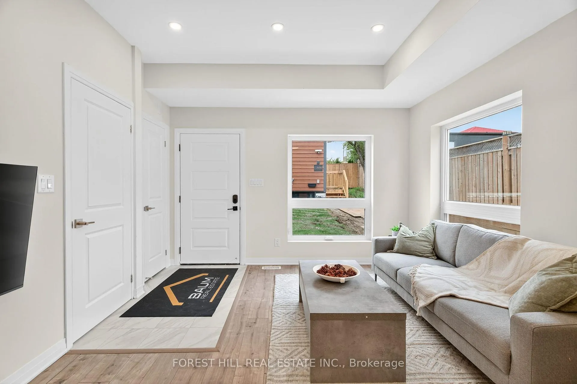 Front of Unit D, 52 Albright Avenue