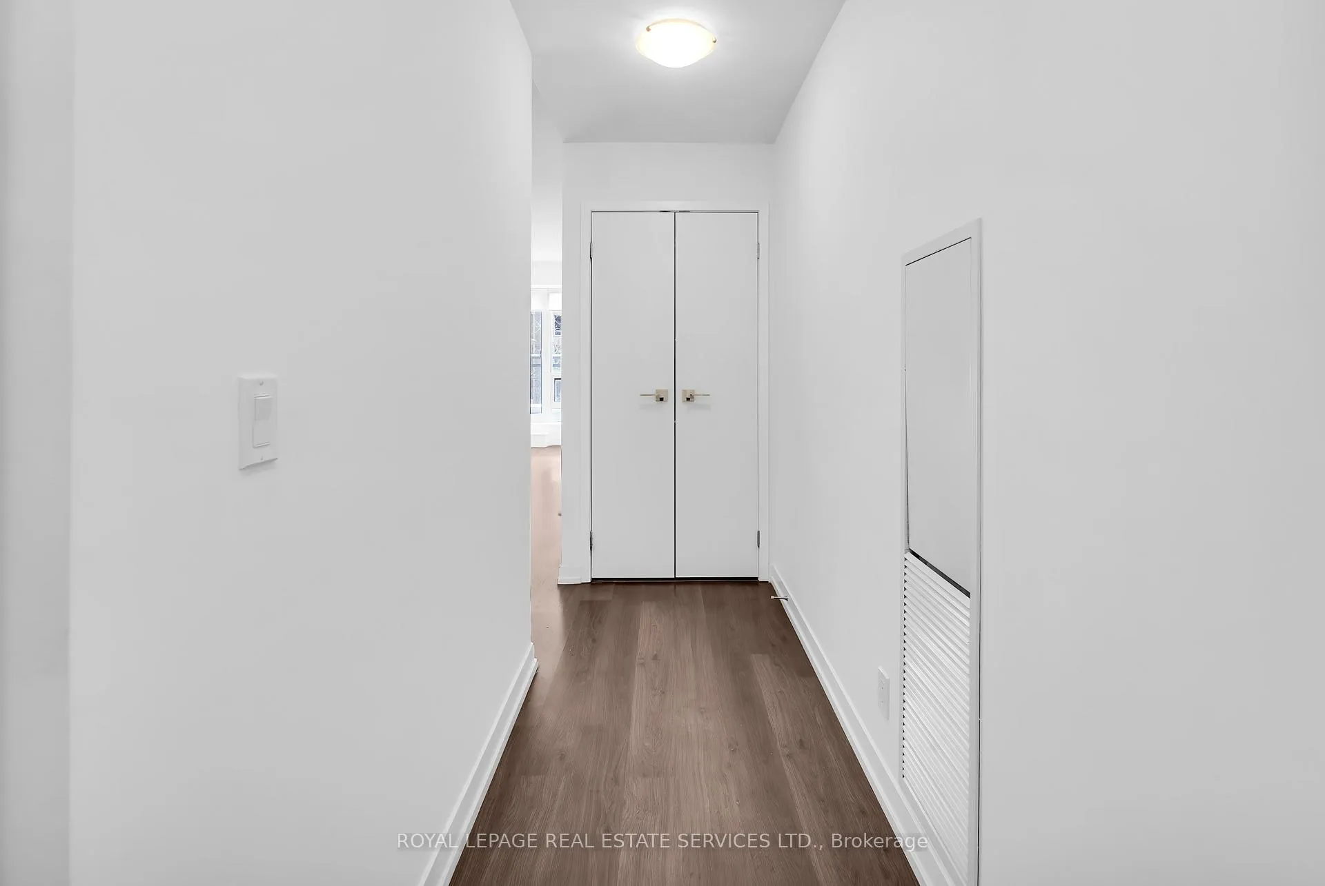 Photo 3 of Unit 208, 98 Lillian Street, Toronto, Mount Pleasant West — HOMEH