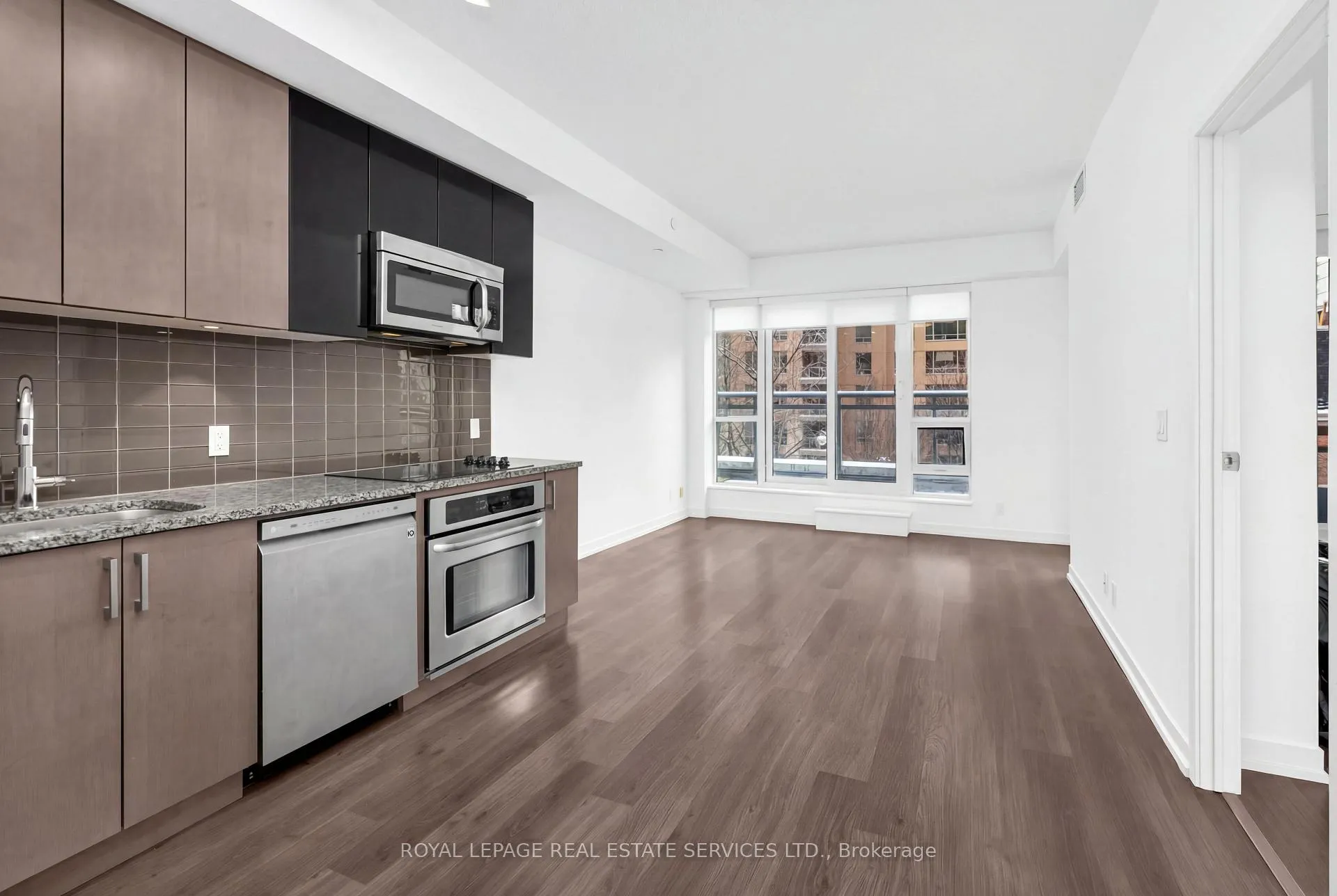 Photo 5 of Unit 208, 98 Lillian Street, Toronto, Mount Pleasant West — HOMEH