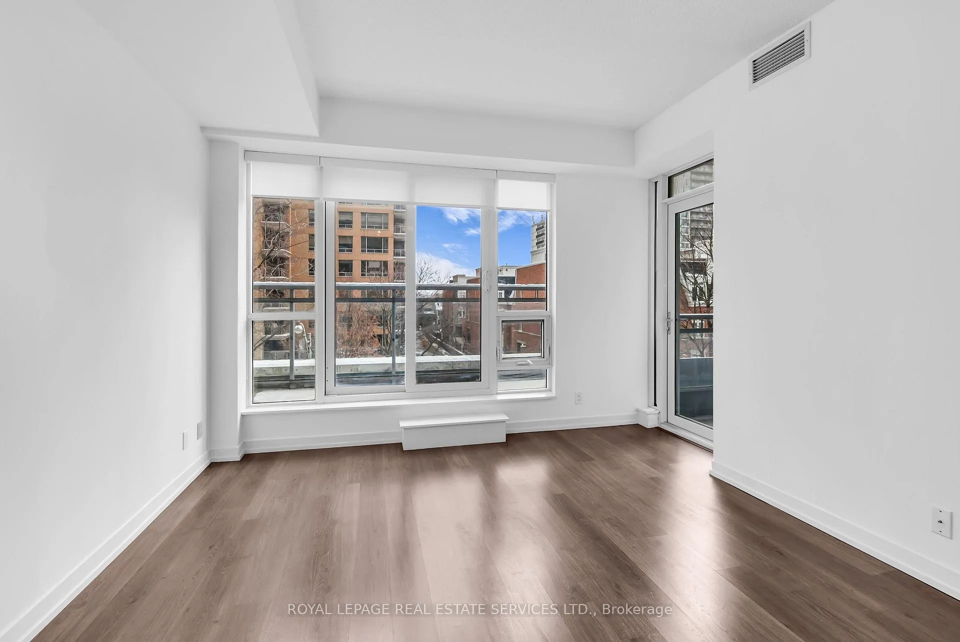 Photo 9 of Unit 208, 98 Lillian Street, Toronto, Mount Pleasant West — HOMEH