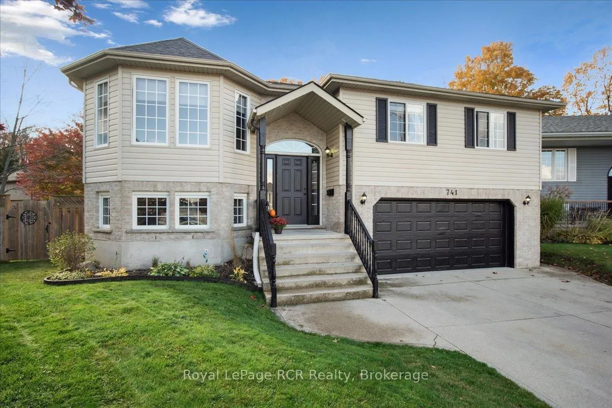 Photo 2 of 741 25th A Street E, Owen Sound — HOMEH