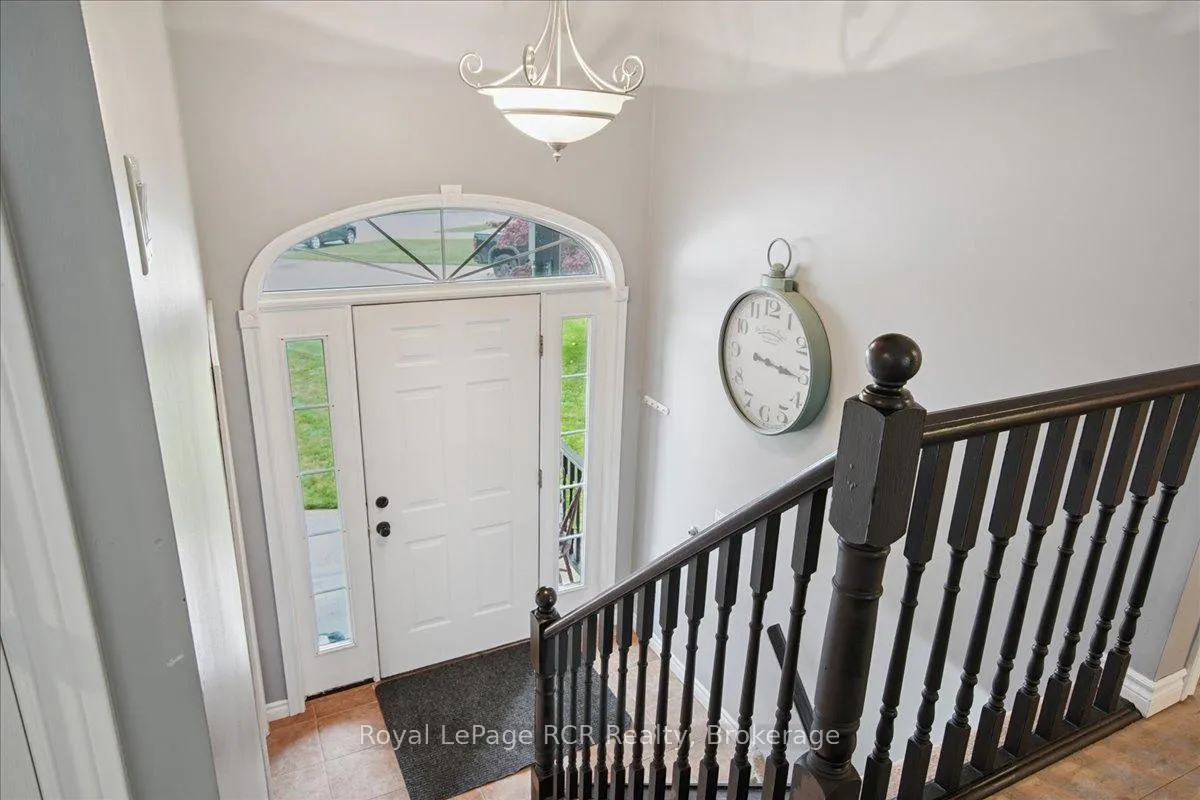 Photo 5 of 741 25th A Street E, Owen Sound — HOMEH