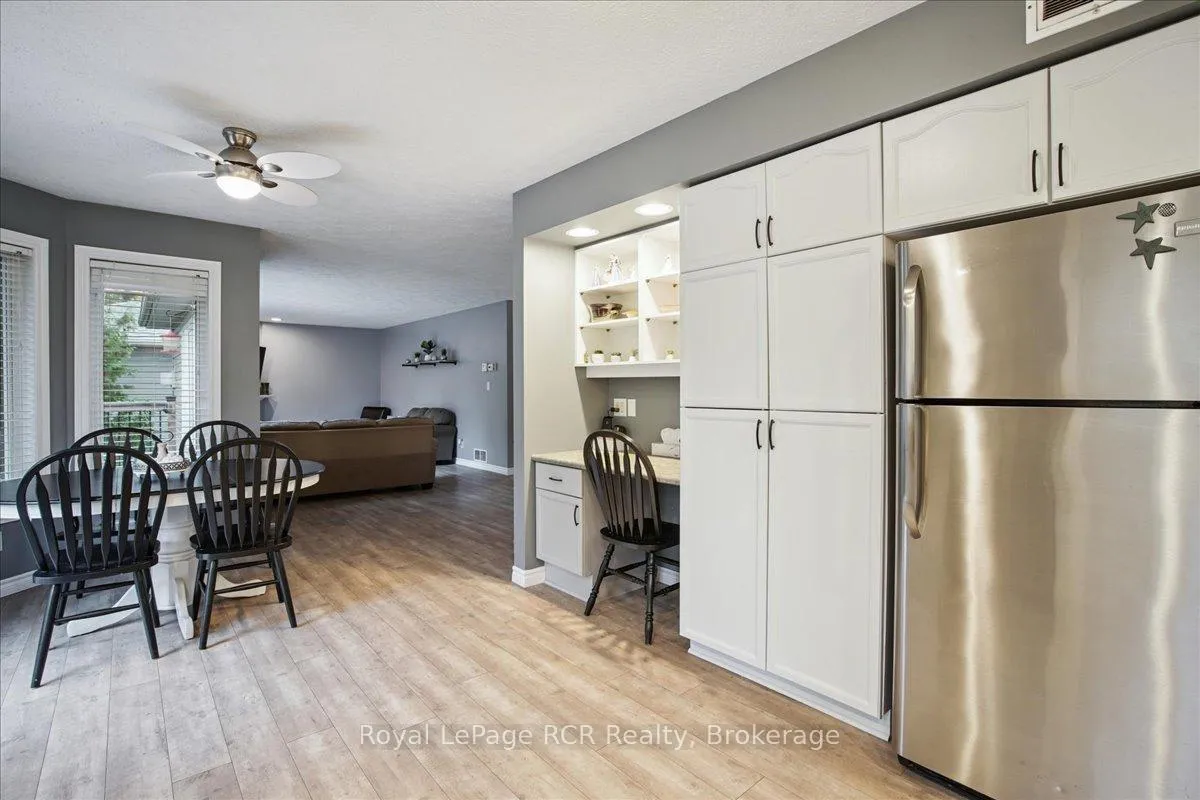 Photo 18 of 741 25th A Street E, Owen Sound — HOMEH