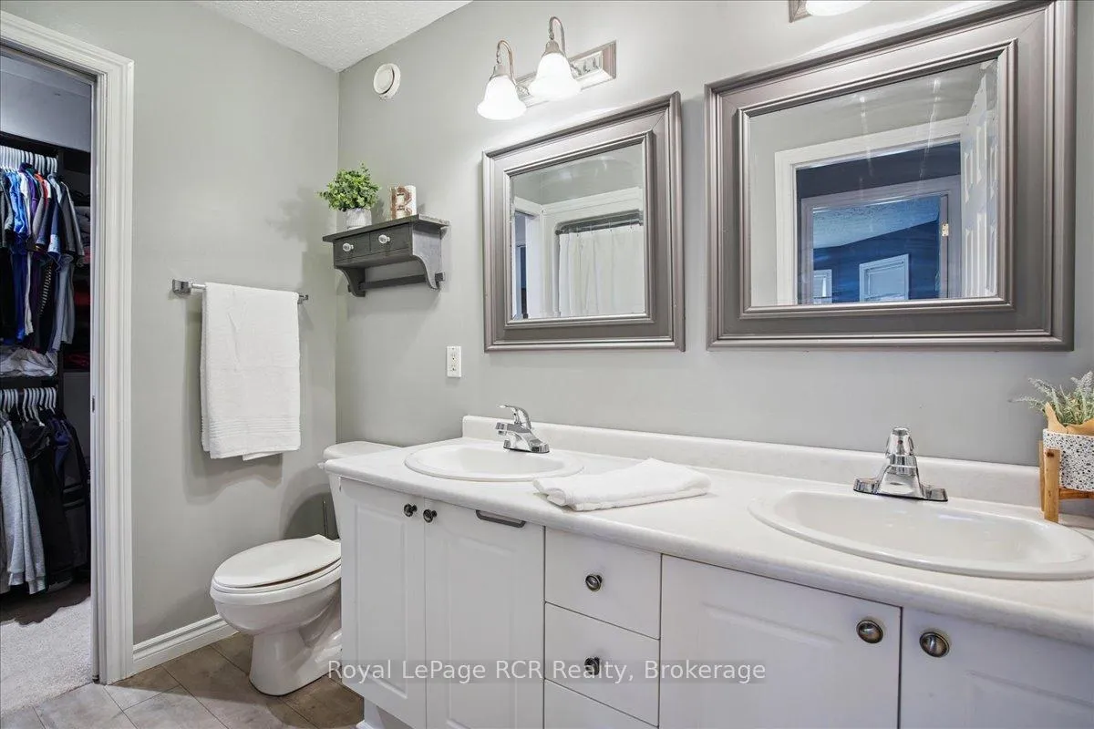 Photo 22 of 741 25th A Street E, Owen Sound — HOMEH