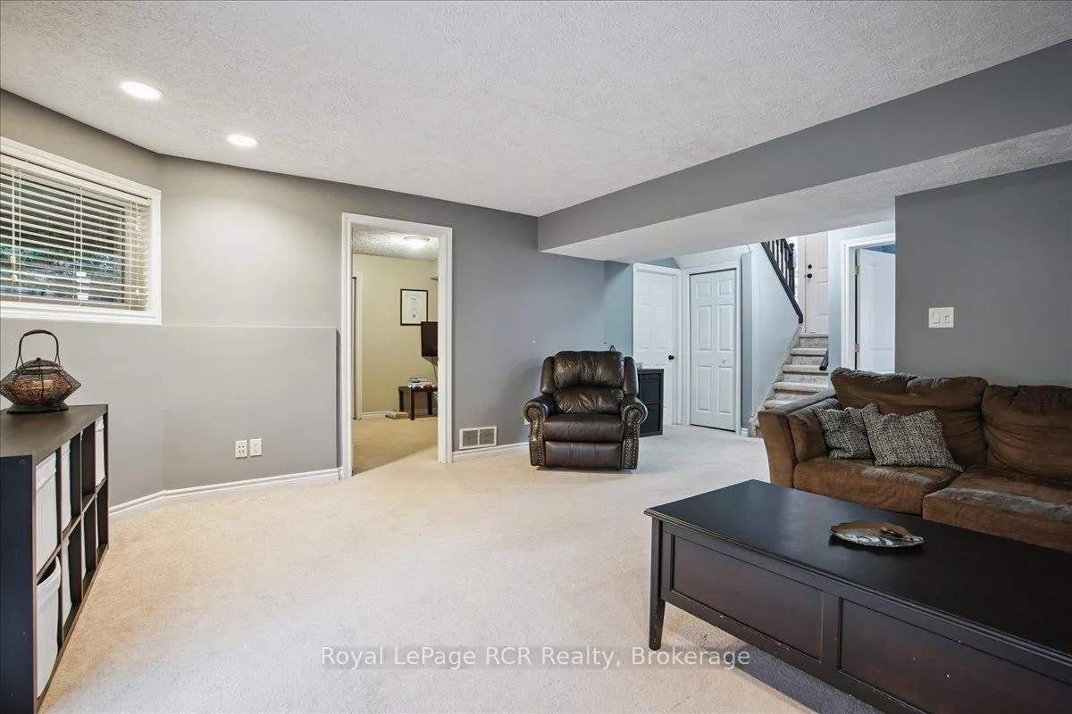 Photo 28 of 741 25th A Street E, Owen Sound — HOMEH