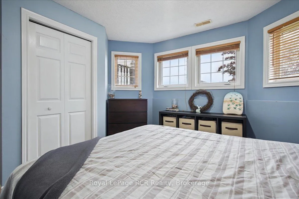 Photo 32 of 741 25th A Street E, Owen Sound — HOMEH