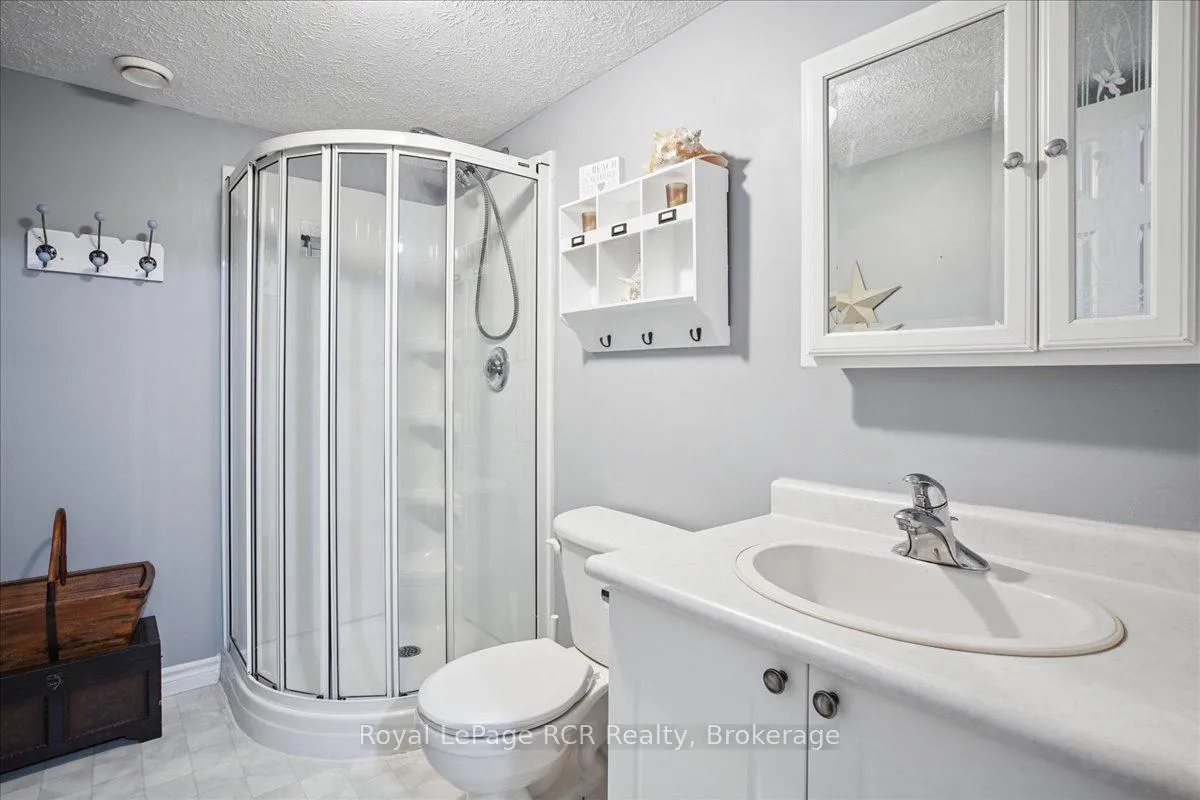 Photo 34 of 741 25th A Street E, Owen Sound — HOMEH