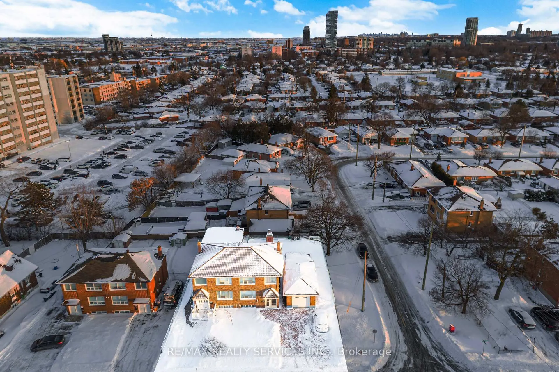 Photo 2 of 183 Vodden Street E, Brampton, Brampton North — HOMEH