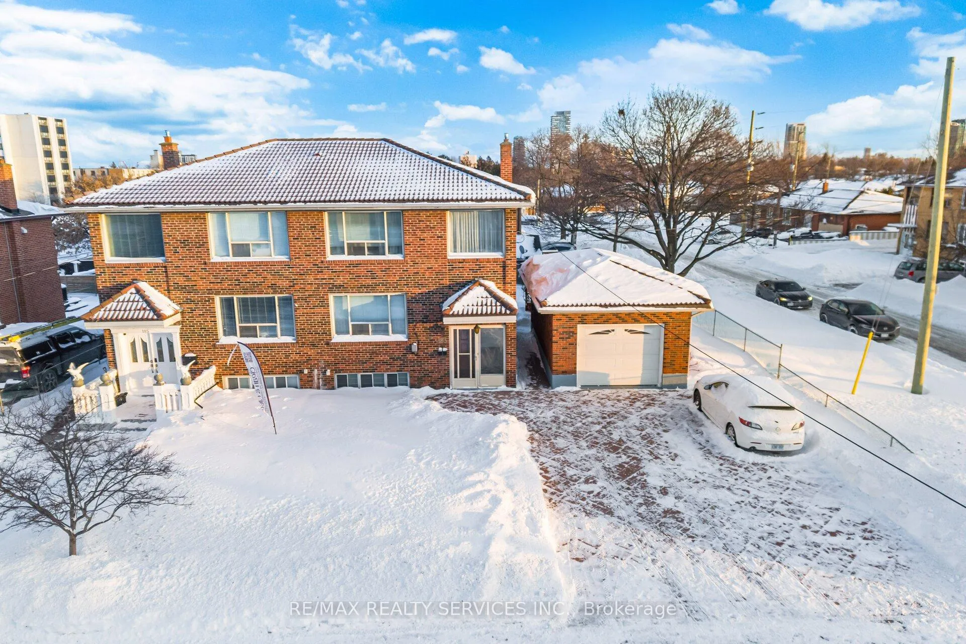 Photo 4 of 183 Vodden Street E, Brampton, Brampton North — HOMEH