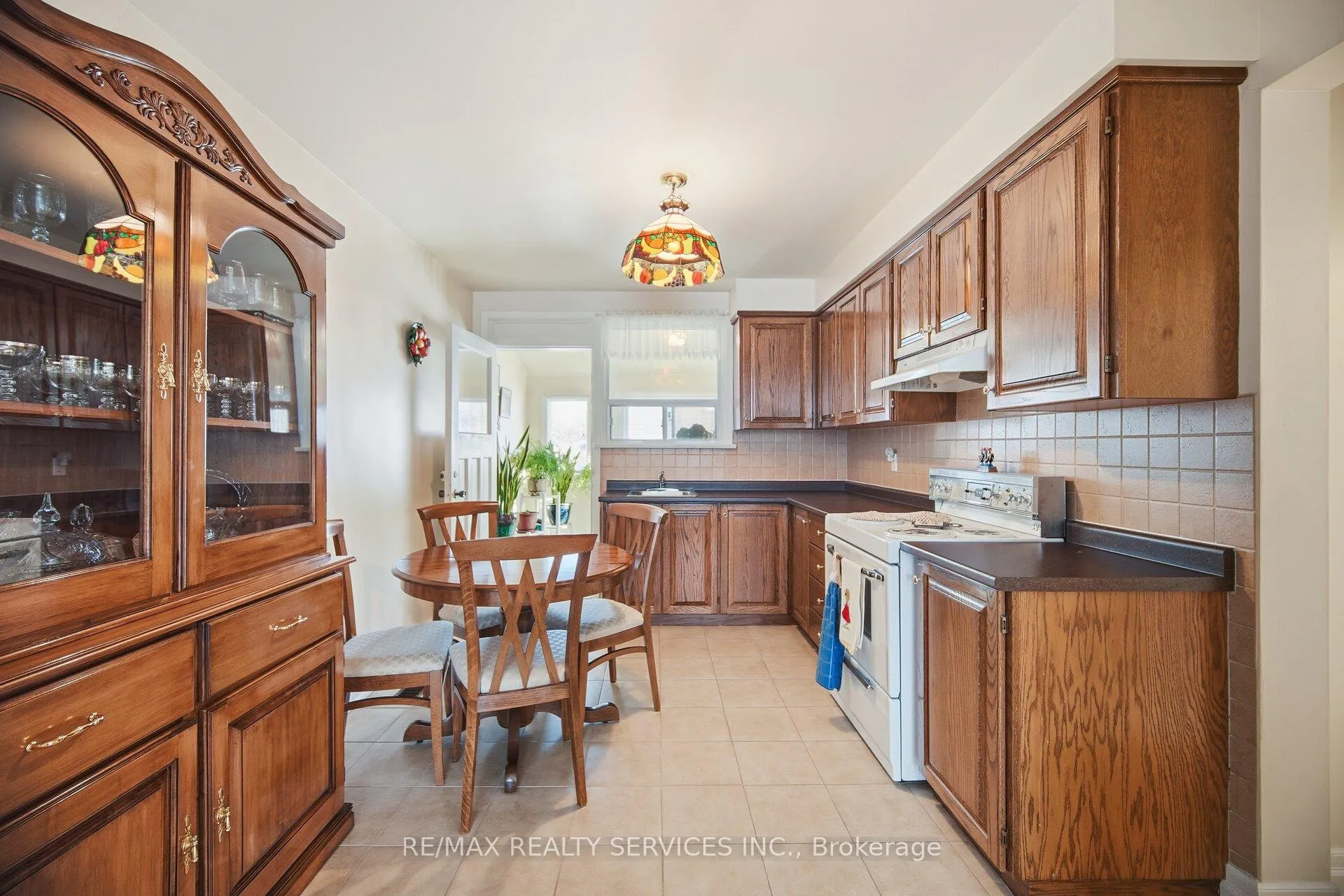 Photo 12 of 183 Vodden Street E, Brampton, Brampton North — HOMEH