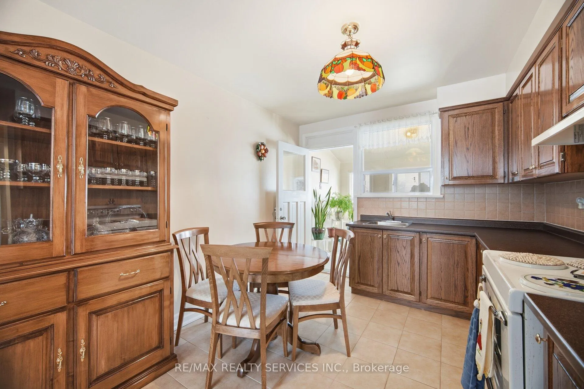 Photo 13 of 183 Vodden Street E, Brampton, Brampton North — HOMEH