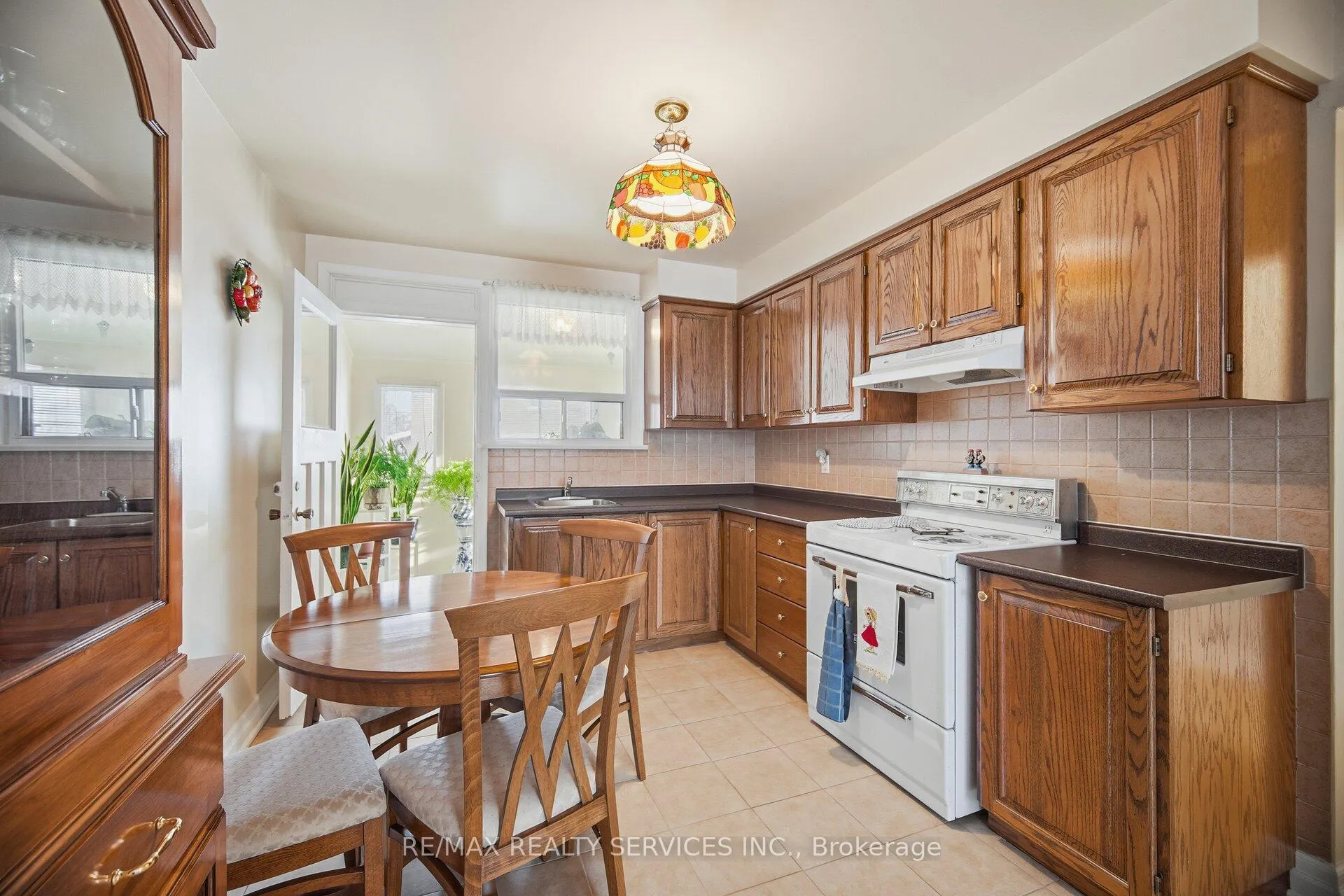 Photo 14 of 183 Vodden Street E, Brampton, Brampton North — HOMEH