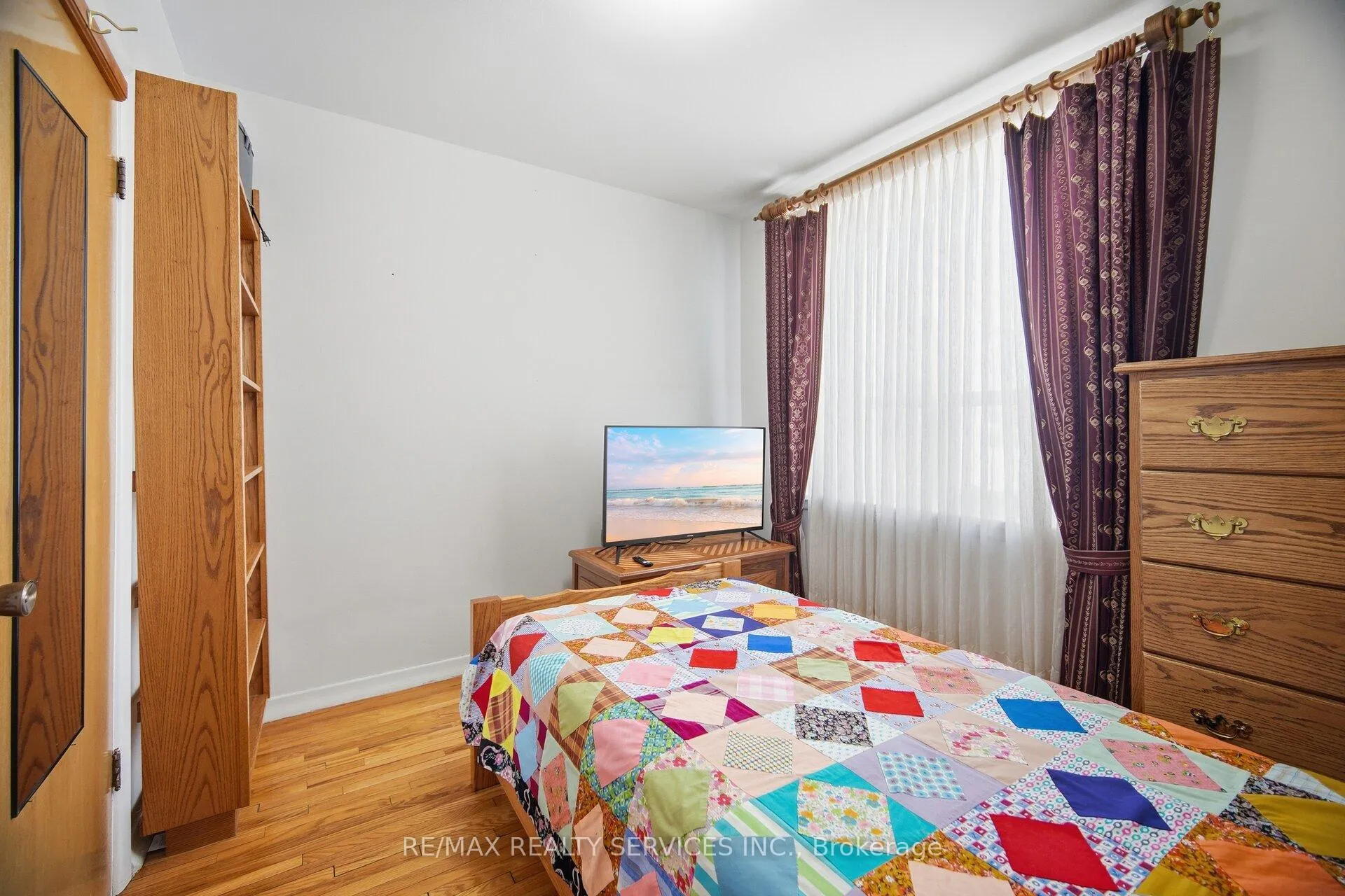 Photo 16 of 183 Vodden Street E, Brampton, Brampton North — HOMEH
