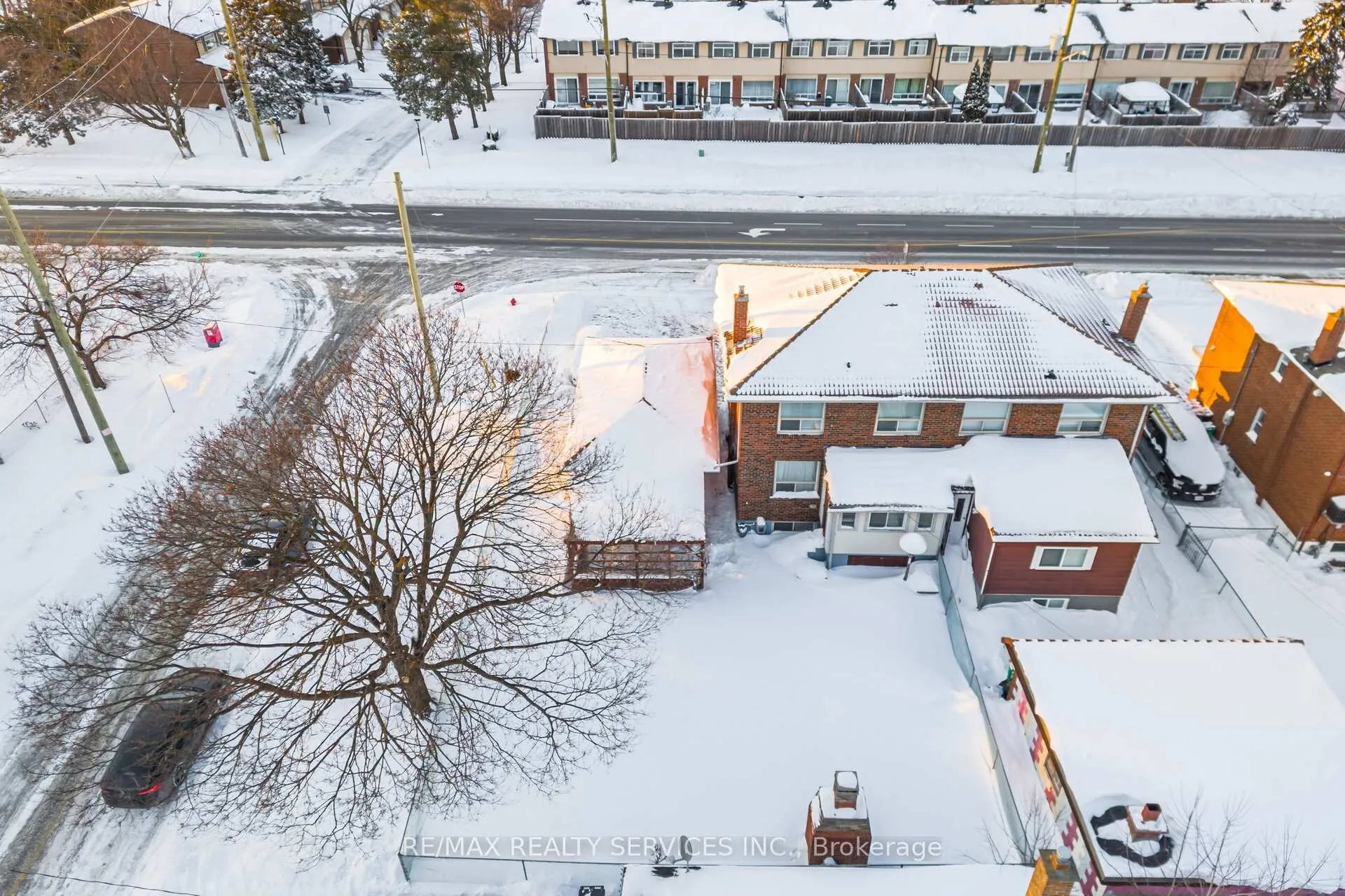 Photo 35 of 183 Vodden Street E, Brampton, Brampton North — HOMEH