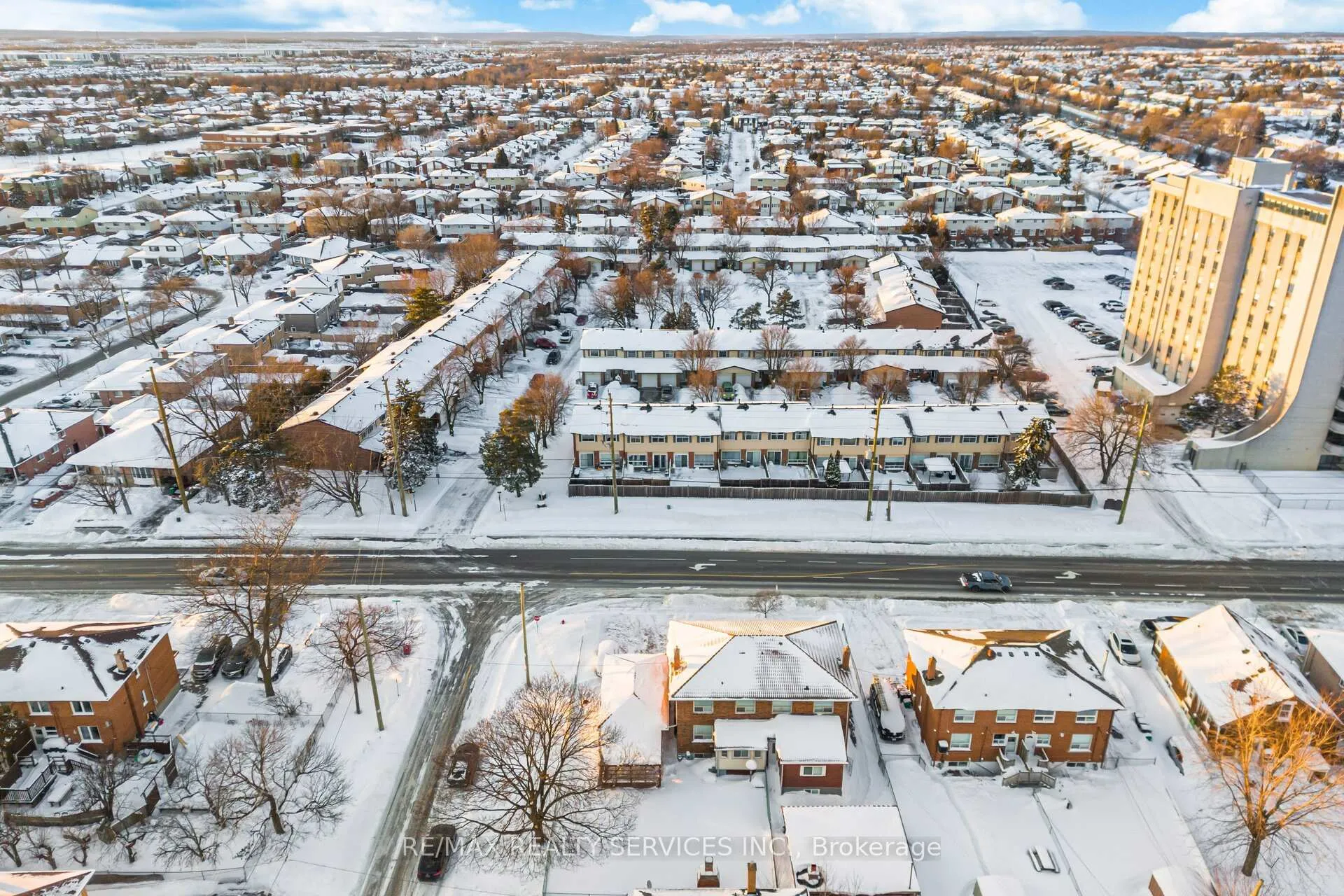Photo 38 of 183 Vodden Street E, Brampton, Brampton North — HOMEH