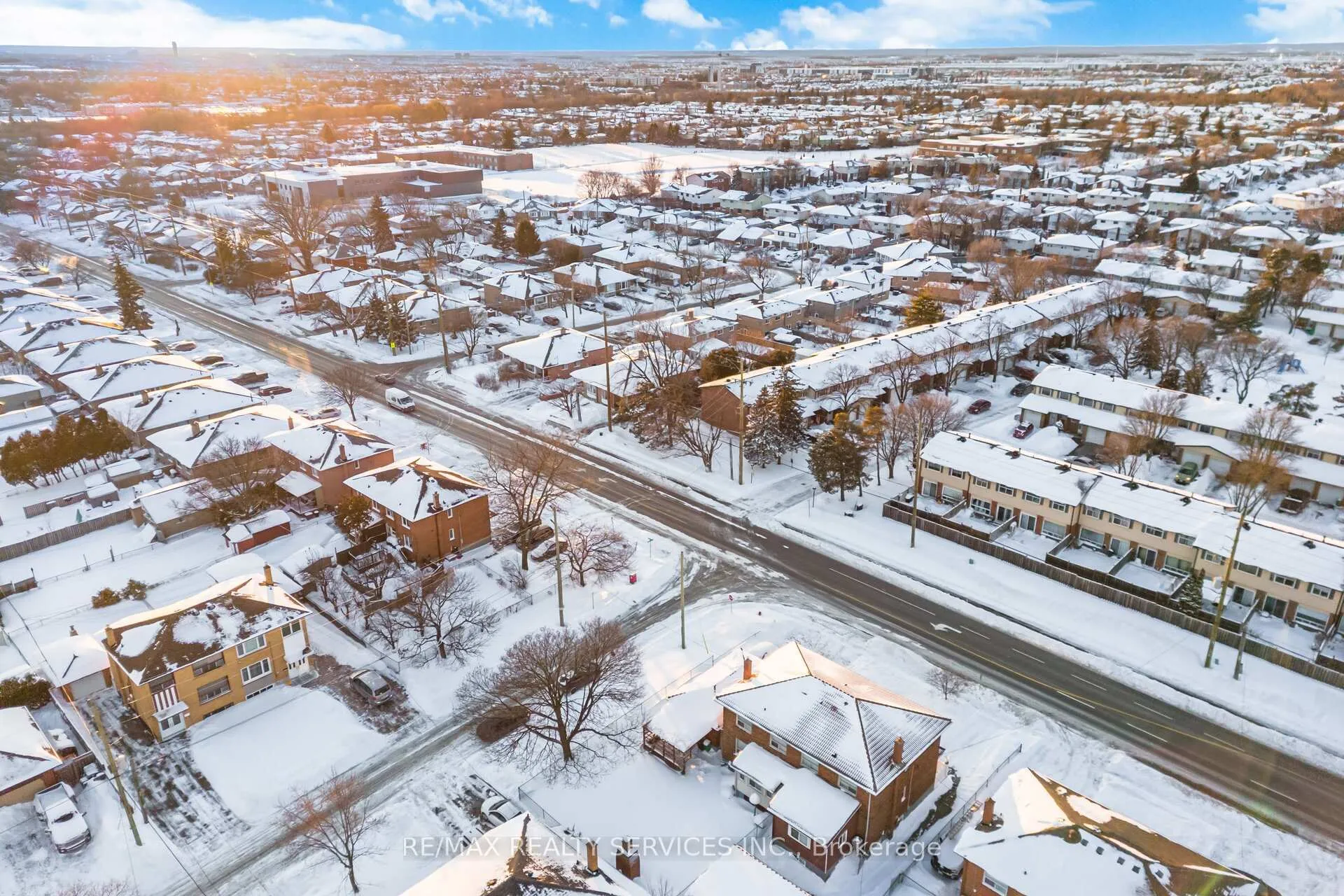 Photo 40 of 183 Vodden Street E, Brampton, Brampton North — HOMEH