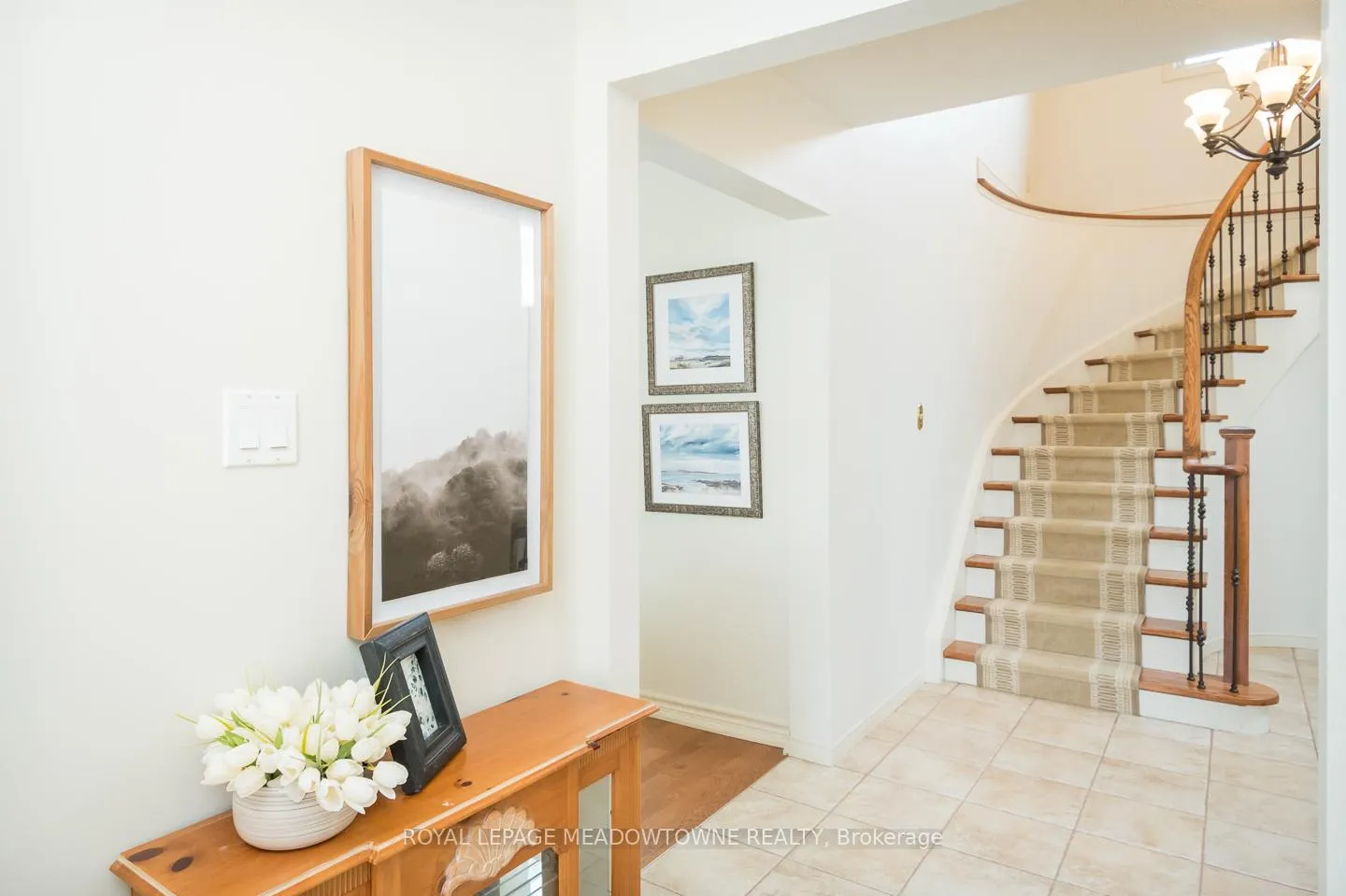 Photo 4 of 3215 Pinemeadow Drive, Burlington, Headon — HOMEH