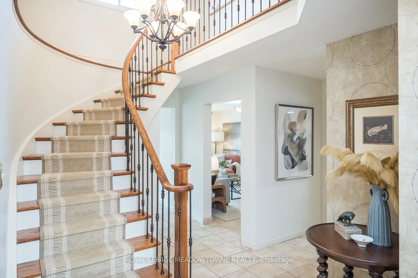 Photo 5 of 3215 Pinemeadow Drive, Burlington, Headon — HOMEH