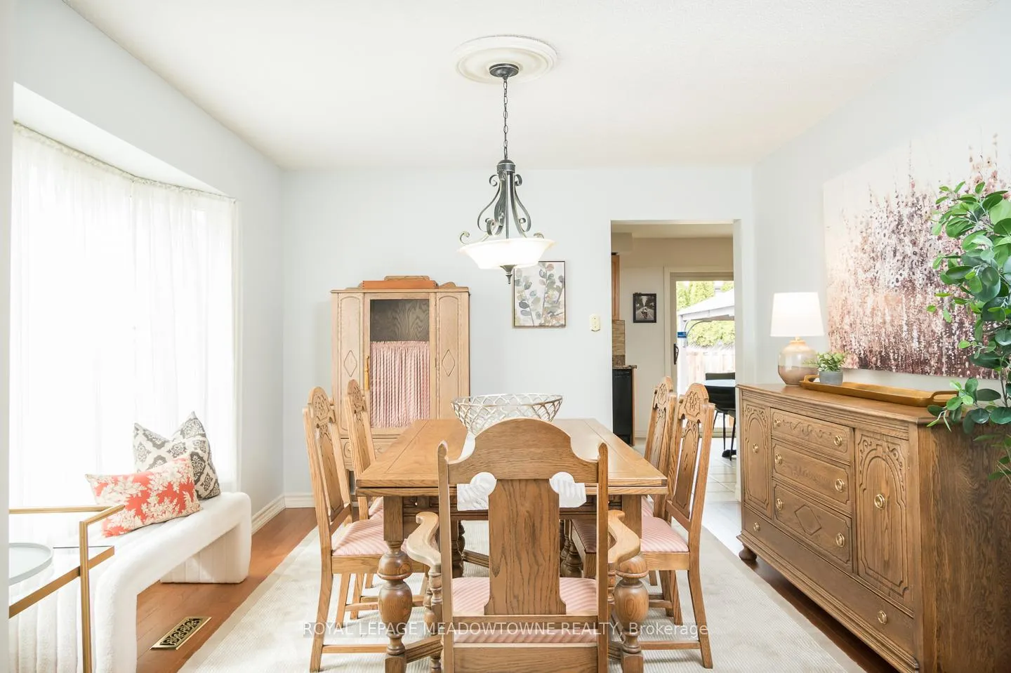 Photo 9 of 3215 Pinemeadow Drive, Burlington, Headon — HOMEH