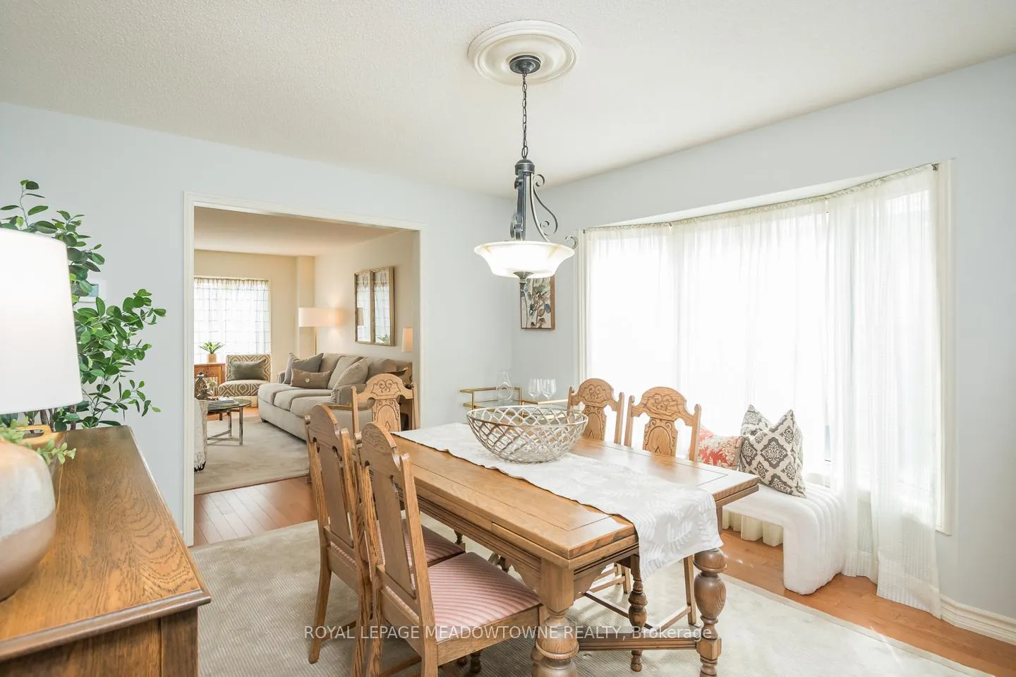 Photo 11 of 3215 Pinemeadow Drive, Burlington, Headon — HOMEH